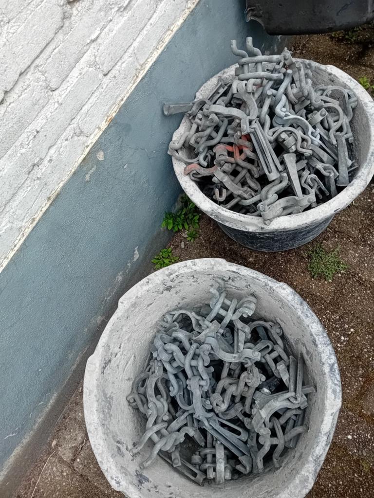 57 Steigerkoppelingen voor buis 48mm, Doe-het-zelf en Verbouw, Steigers, Ophalen
