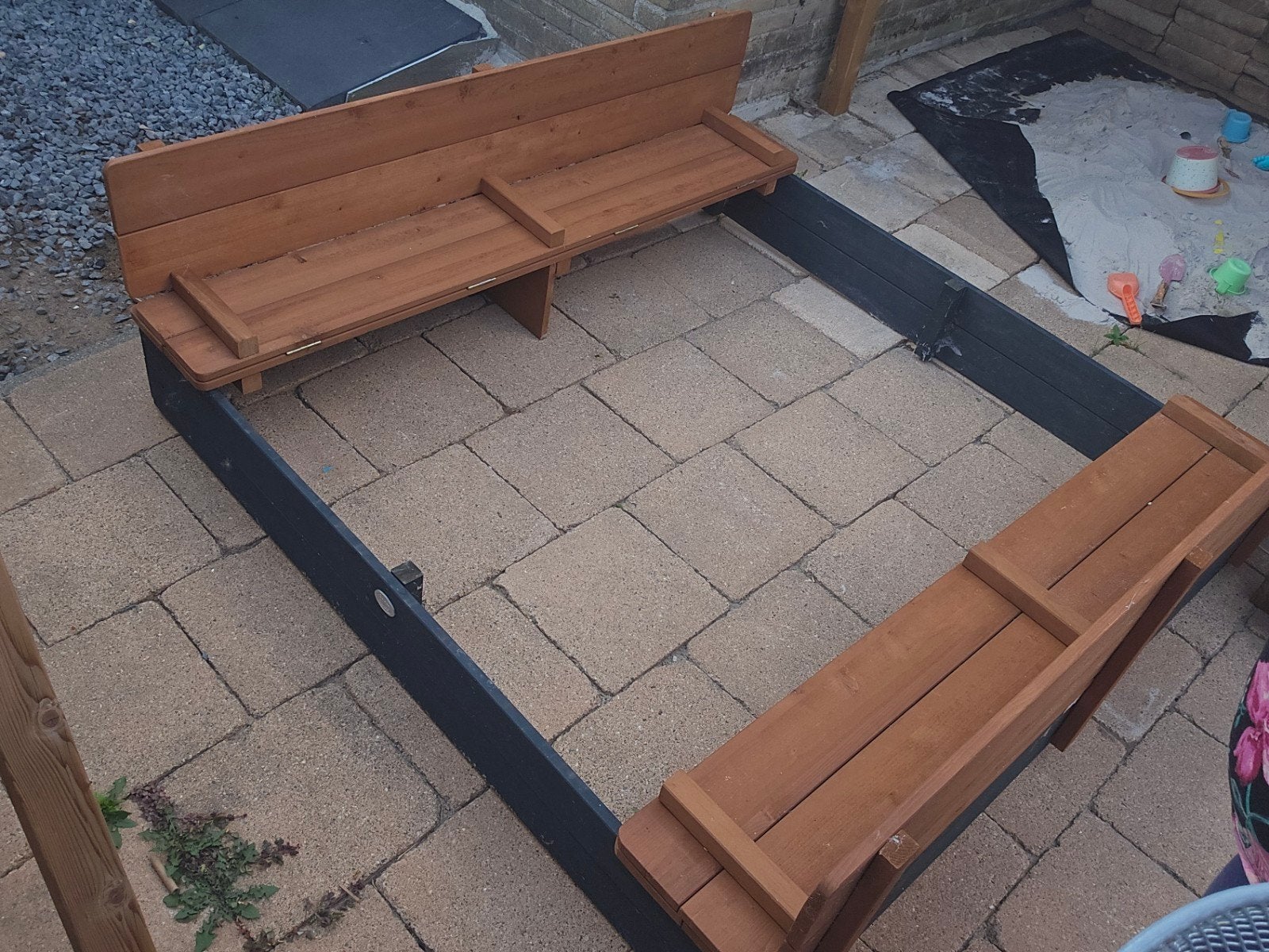 houten zandbak met bankjes, Kinderen en Baby's, Ophalen, Zo goed als nieuw