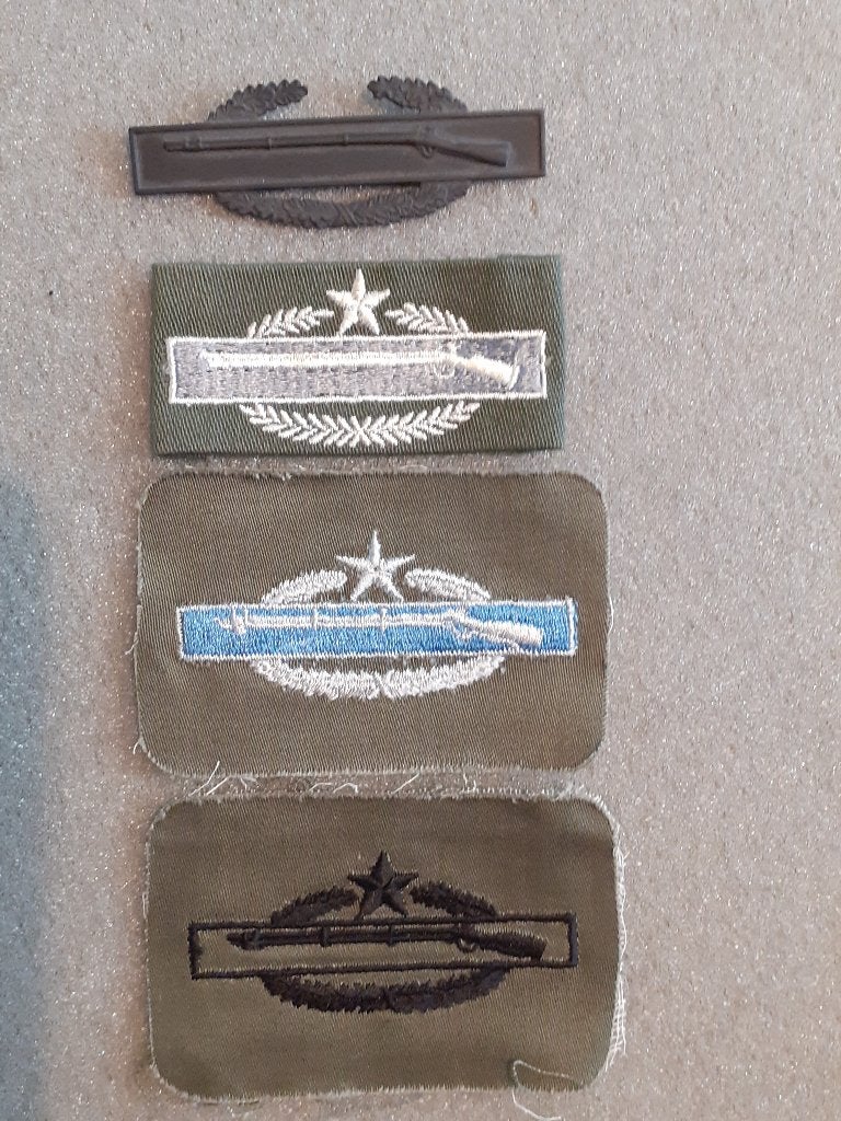 CIB Badge US 4 verschillende, Ophalen of Verzenden, Landmacht, Amerika, Embleem of Badge