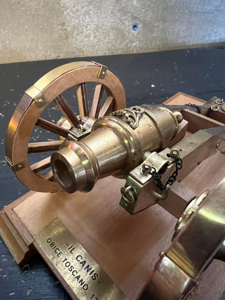 Prachtig messing / houten model kanon “Il Canis” 1746, Ophalen of Verzenden, Zo goed als nieuw, Nvt, Nvt