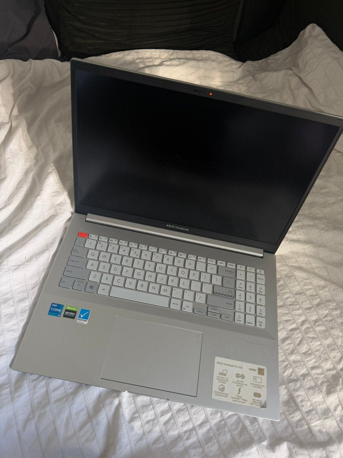 Foto 2 van ASUS Vivobook Pro 16X N7600PC