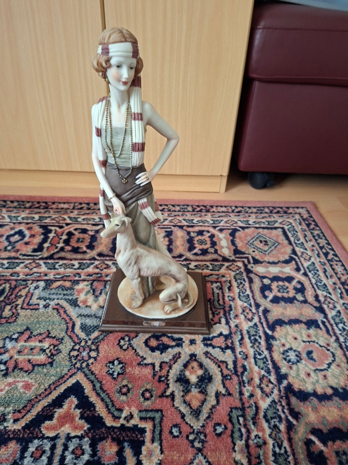 Prachtige Art Deco Beeldje Vrouw met Hond - A. Belcari, Ophalen of Verzenden, Zo goed als nieuw, Mens