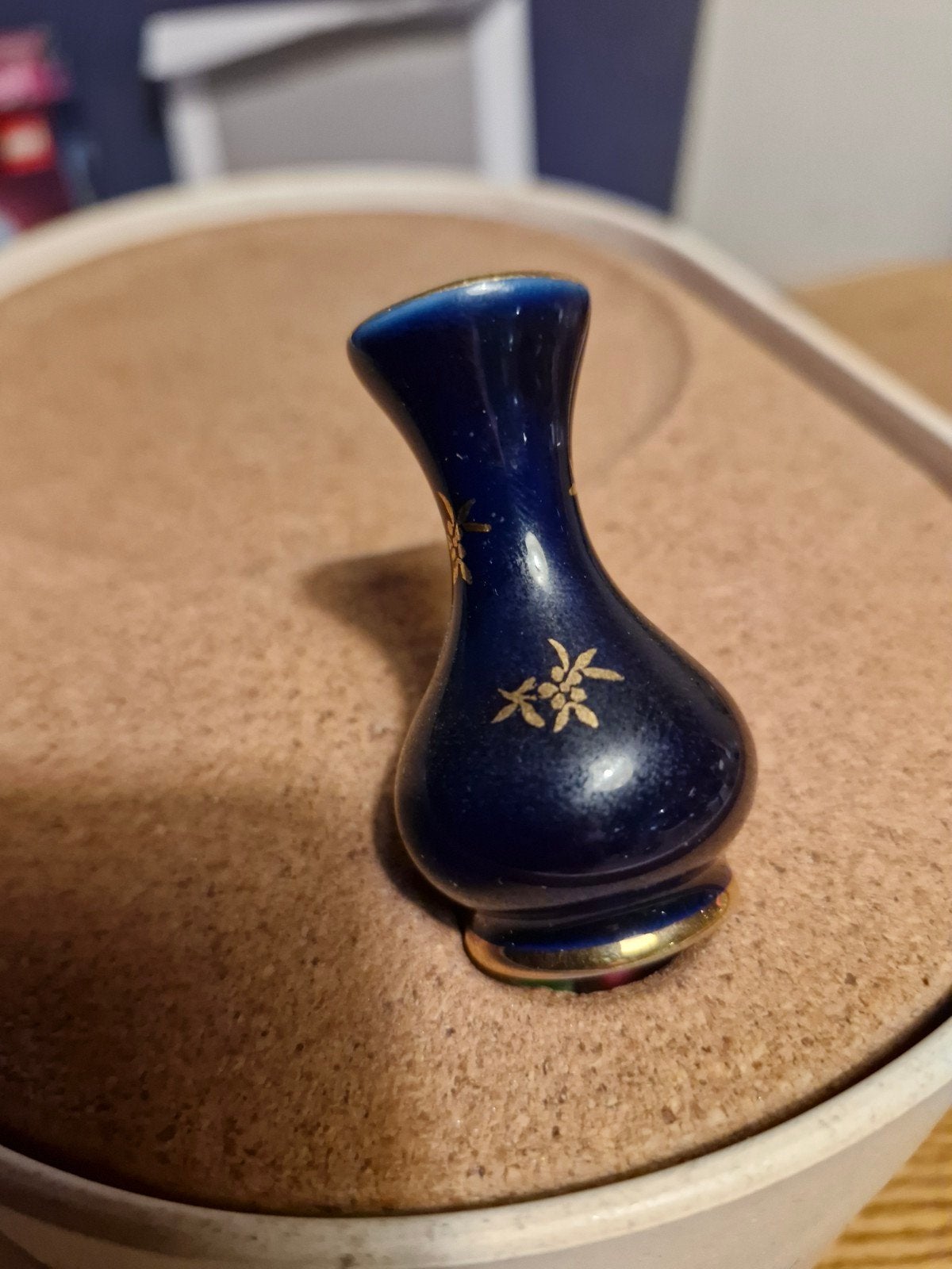 Miniatuur Limoges vaasje, kobaltblauw met goud, Ophalen of Verzenden