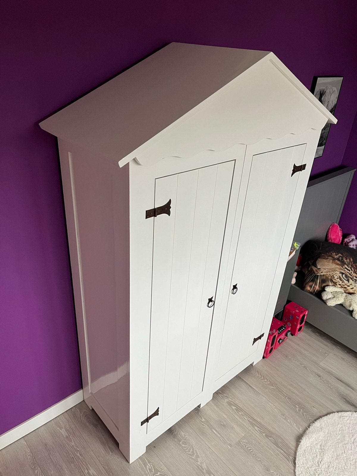 Leuke kinderkast D51xB110/124x H187met puntdak., Ophalen, 100 tot 150 cm, Zo goed als nieuw, 150 tot 200 cm