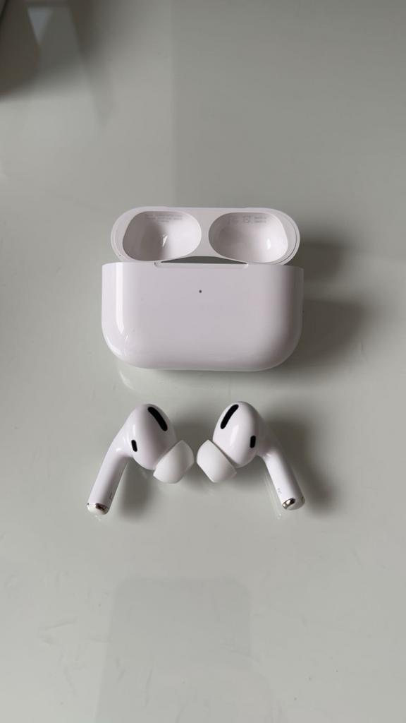 Apple AirPods Pro met draadloze oplaadcase, Ophalen of Verzenden, Nieuw, Overige merken, Draadloos