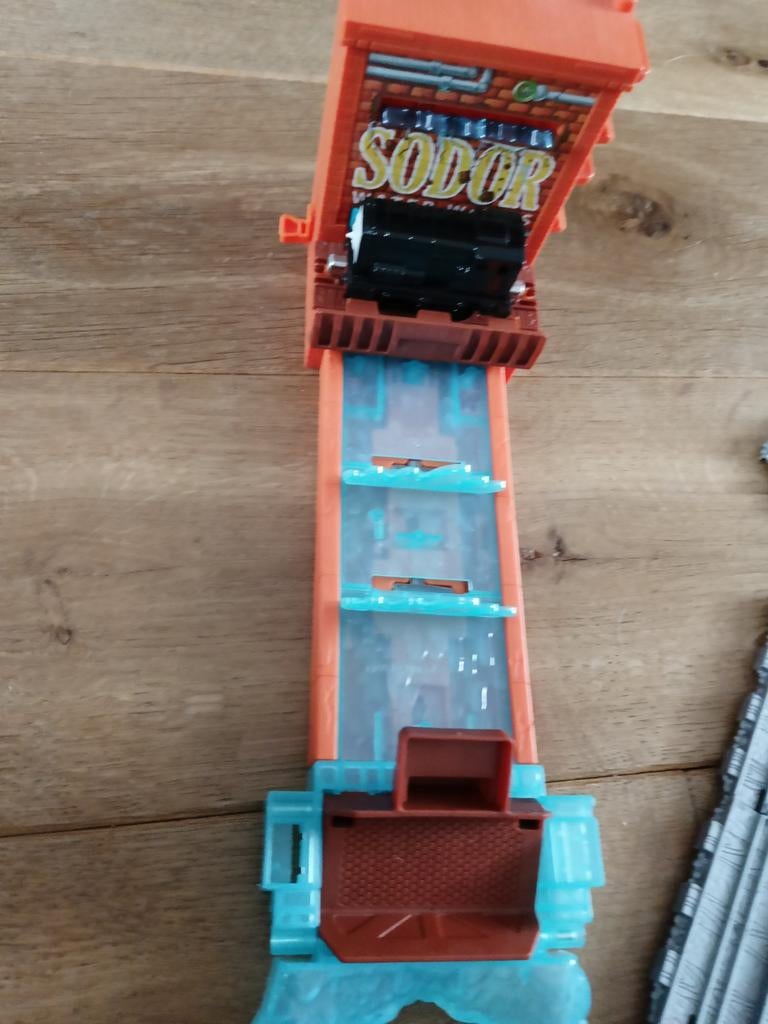 Thomas de trein (Mattel), Kinderen en Baby's, Speelgoed | Racebanen, Racebaan, Zo goed als nieuw, Handmatig, Ophalen