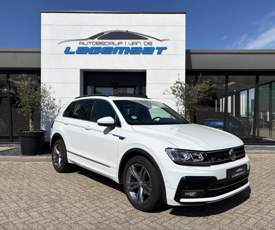 Volkswagen Tiguan 1.4 TSI Highl. R-line Led | Pano | Camera, 4 cilinders, 150 pk, Leder en Stof, Wit