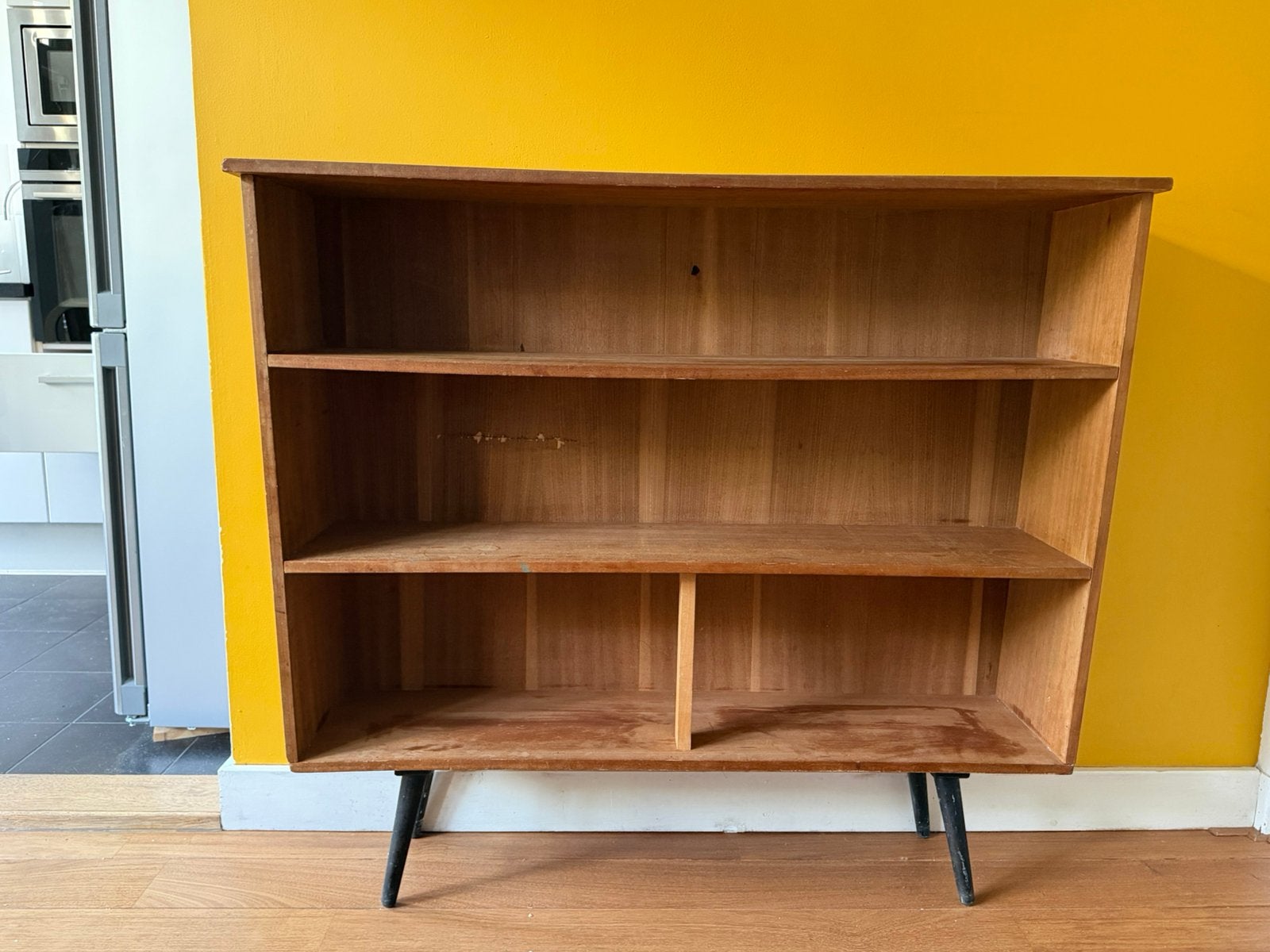 Mooie vintage boekenkast, Huis en Inrichting, Kasten | Boekenkasten, Ophalen, Zo goed als nieuw, 25 tot 50 cm, 100 tot 150 cm