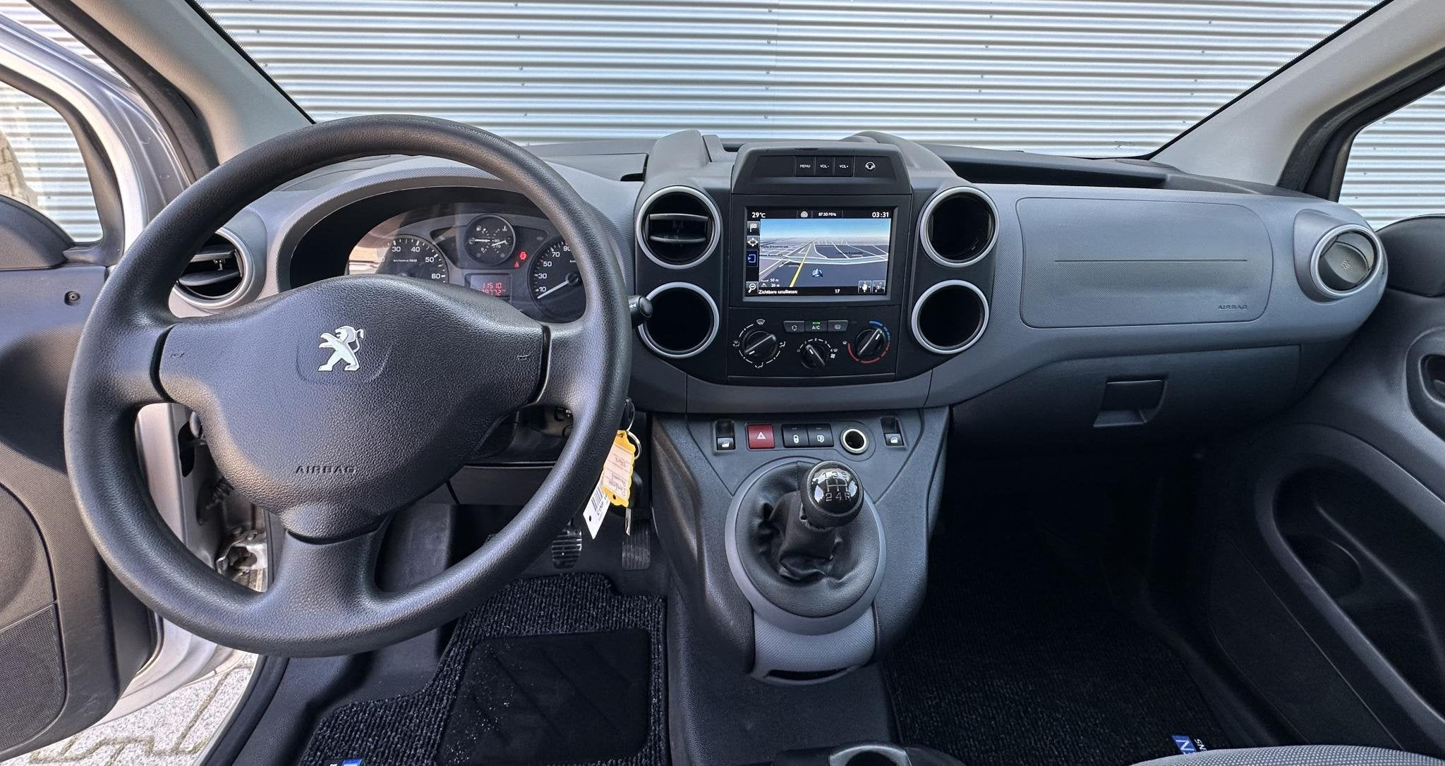 Peugeot Partner 122 1.6 BlueHDi 75 L1 Pro MARGE BTW VRIJ, Auto's, Bestelauto's, Voorwielaandrijving, Stof, Gebruikt, Euro 6