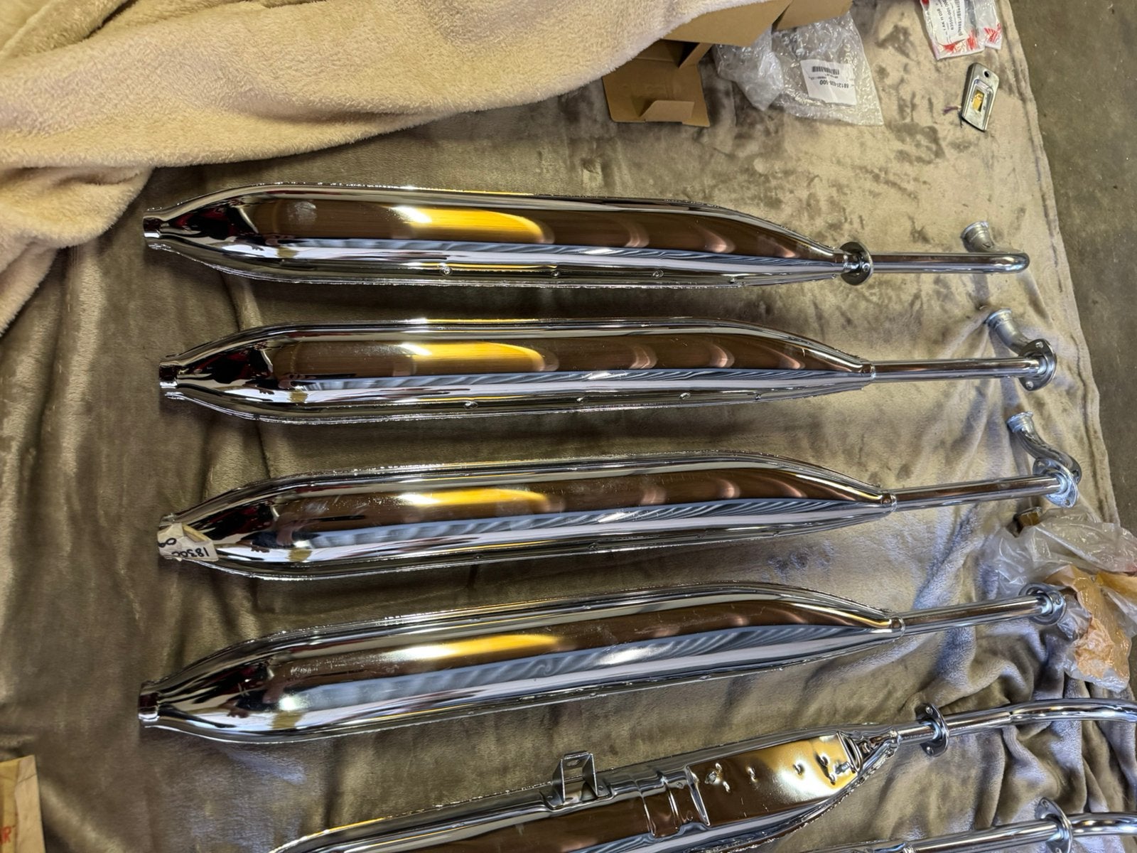 Honda C50 en CD50 uitlaten NIEUW origineel en voorvork C50, Ophalen, Nieuw, Uitlaat, Overige merken