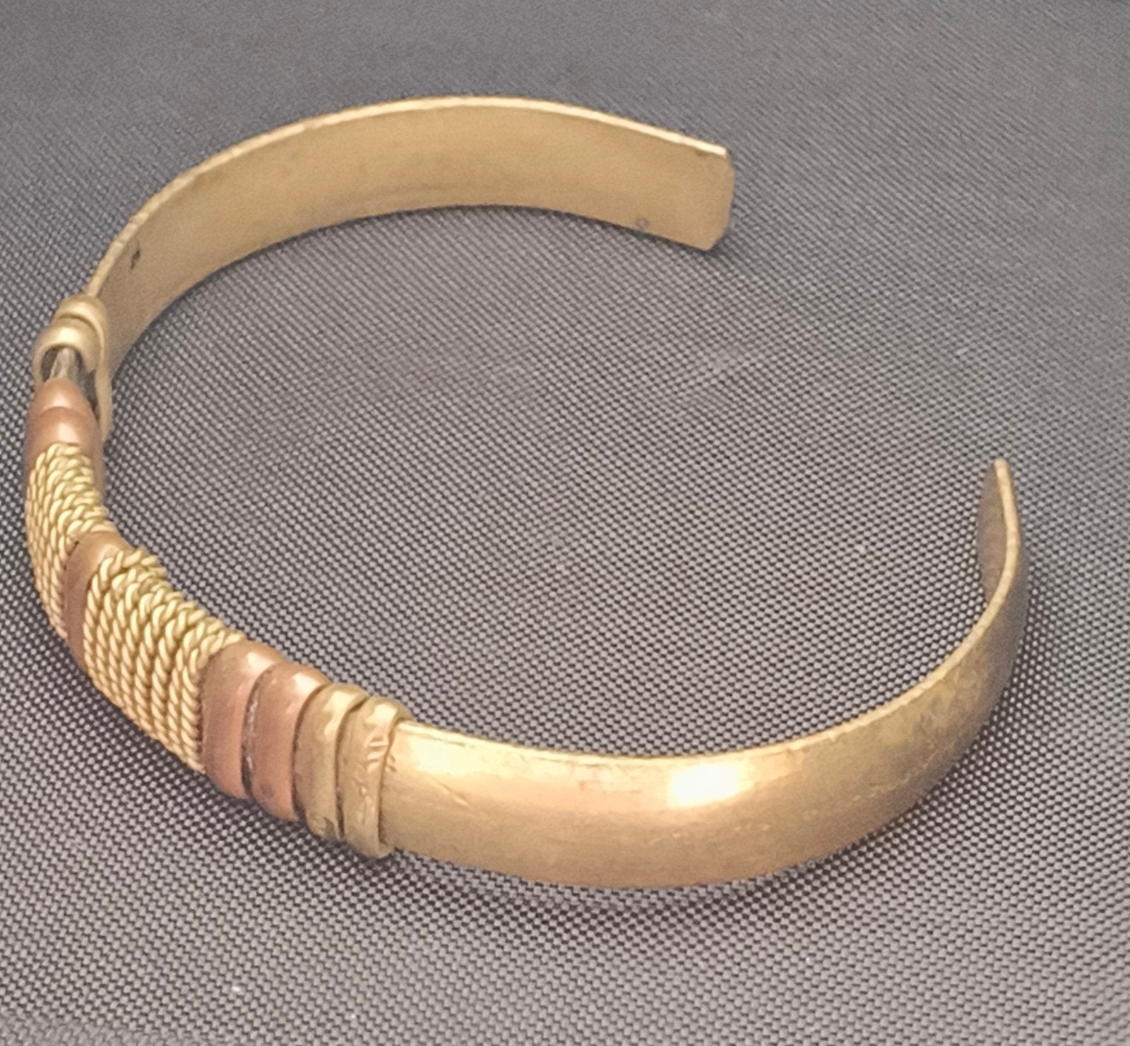 Vintage Tibetaans messing/Koper kleur Manchet Armband, Ophalen of Verzenden, Zo goed als nieuw, Goud, Goud