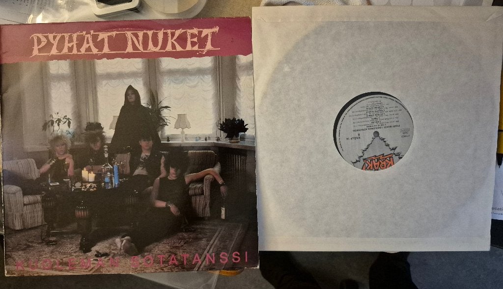 Pyhät Nuket – Kuoleman Sotatanssi Gothrock/Punk LP 1984 FIN., LP, Gebruikt, Ophalen of Verzenden, Punk Rock