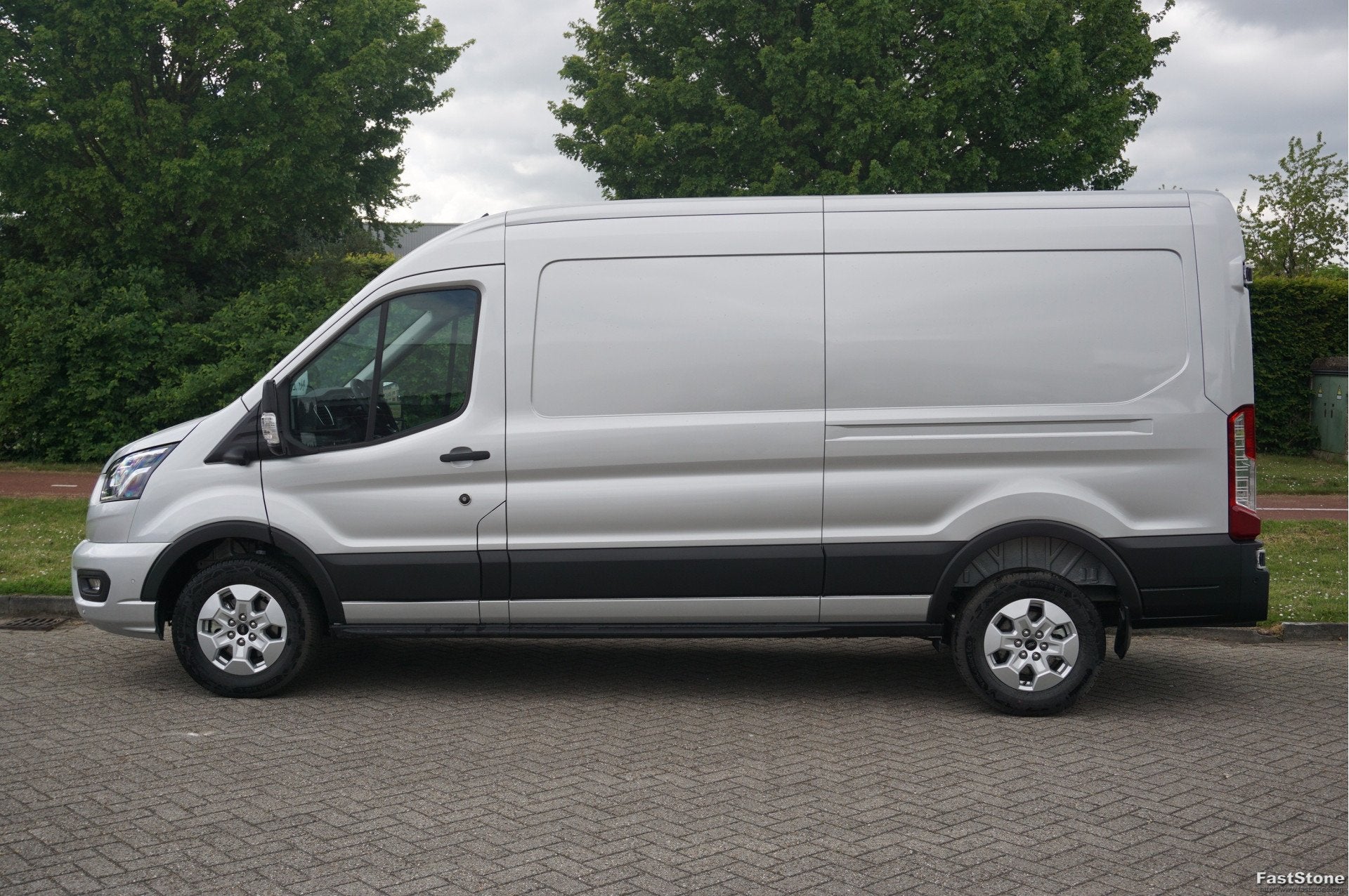 Ford Transit 350L L3H2 Limited AUT-8 165PK BPM VRIJ Navi, Ad, 4 cilinders, 2800 kg, Bedrijf, Diesel