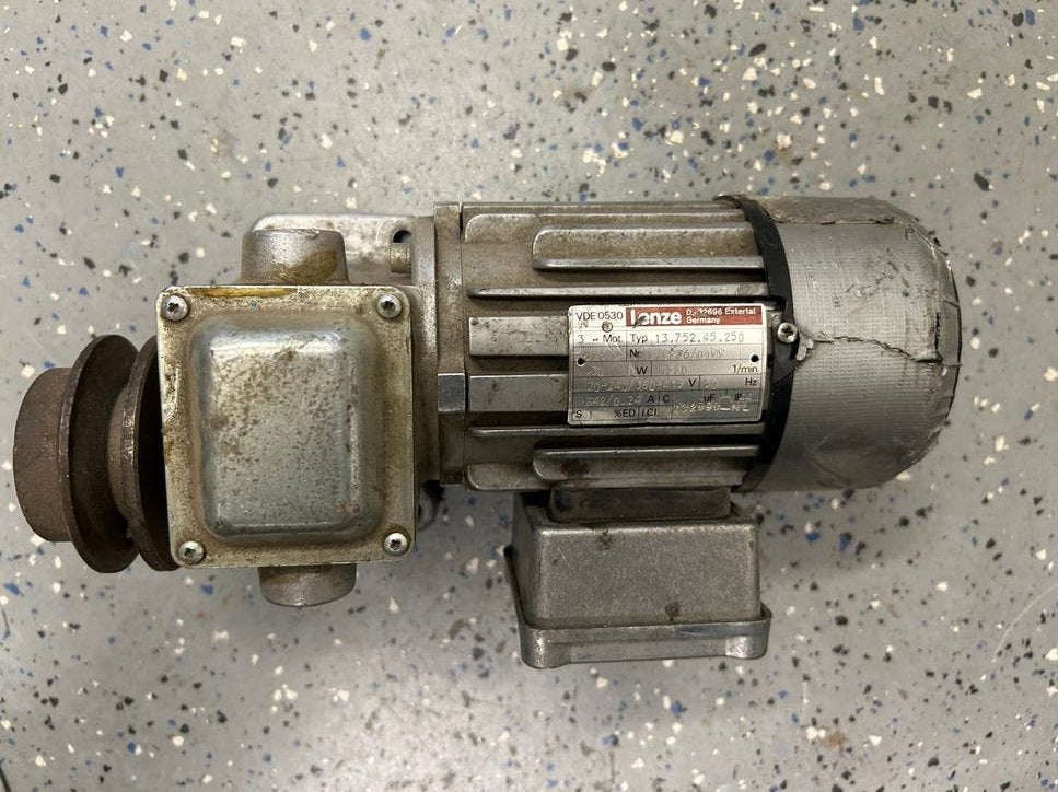 Lenze 3-fase elektromotor met vertraging en poelie, Ophalen