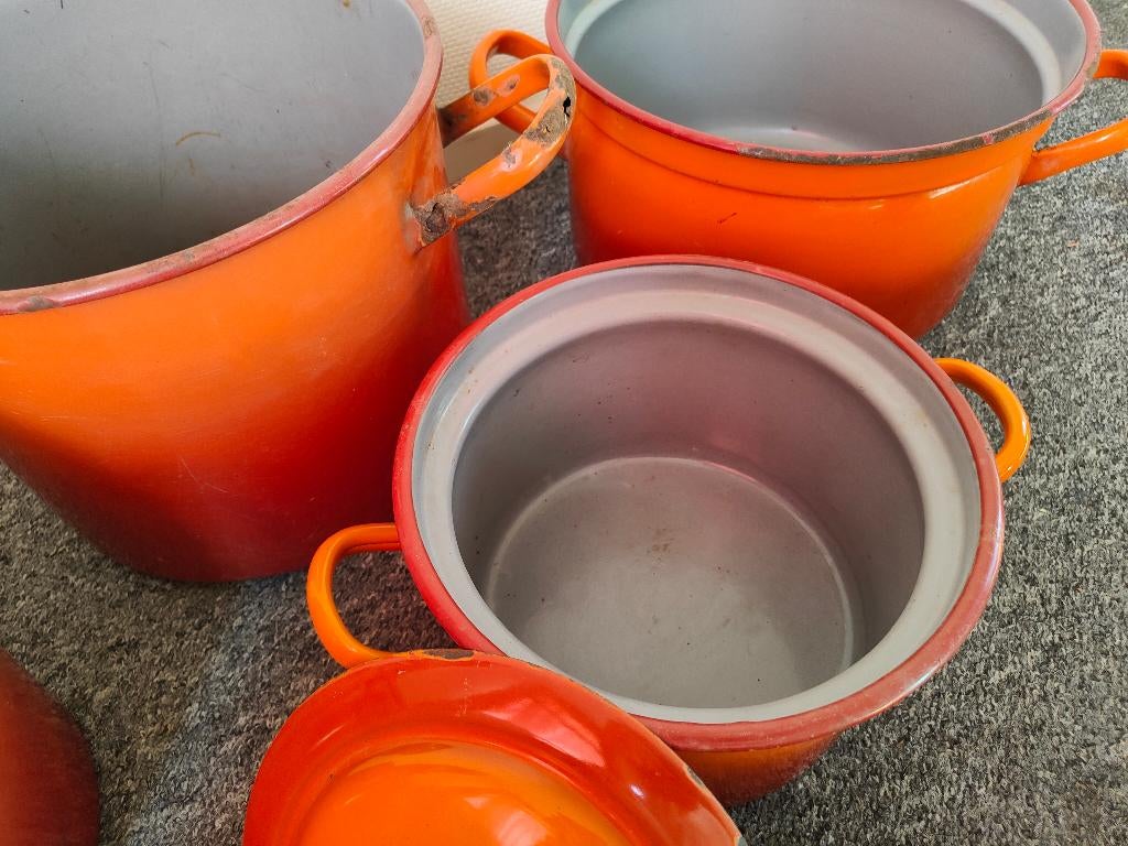 Oranje DRU pannen, verschillende maten, Ophalen