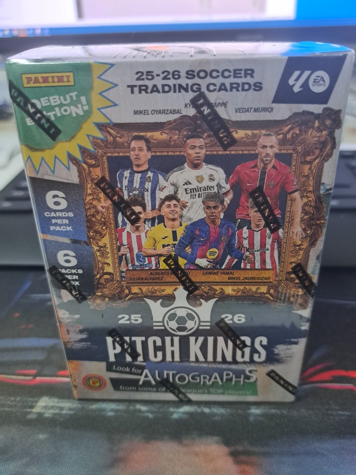 Panini Pitch Kings 25-26 Soccer Trading Cards Box, Ophalen of Verzenden, Nieuw, Buitenlandse clubs, Spelerskaart