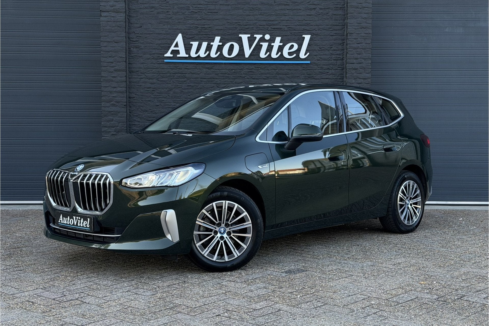 BMW 2 Serie Active Tourer 225e xDrive | Sportleder | M-Stuur, Auto's, BMW, Automaat, 1800 kg, Gebruikt, 167 km/l