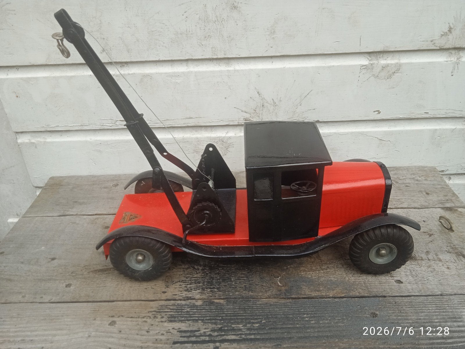 Tri-ang metalen takelwagen geproduceerd door Lines Bros., Ophalen