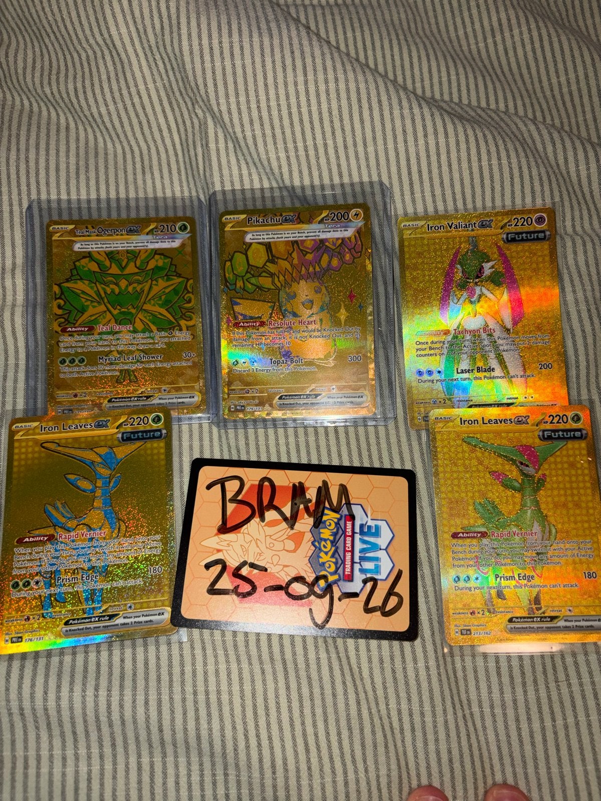 Gouden Pokémon kaarten - Pikachu, Iron Leaves, Iron Valiant, Ophalen of Verzenden, Zo goed als nieuw, Meerdere kaarten, Foil