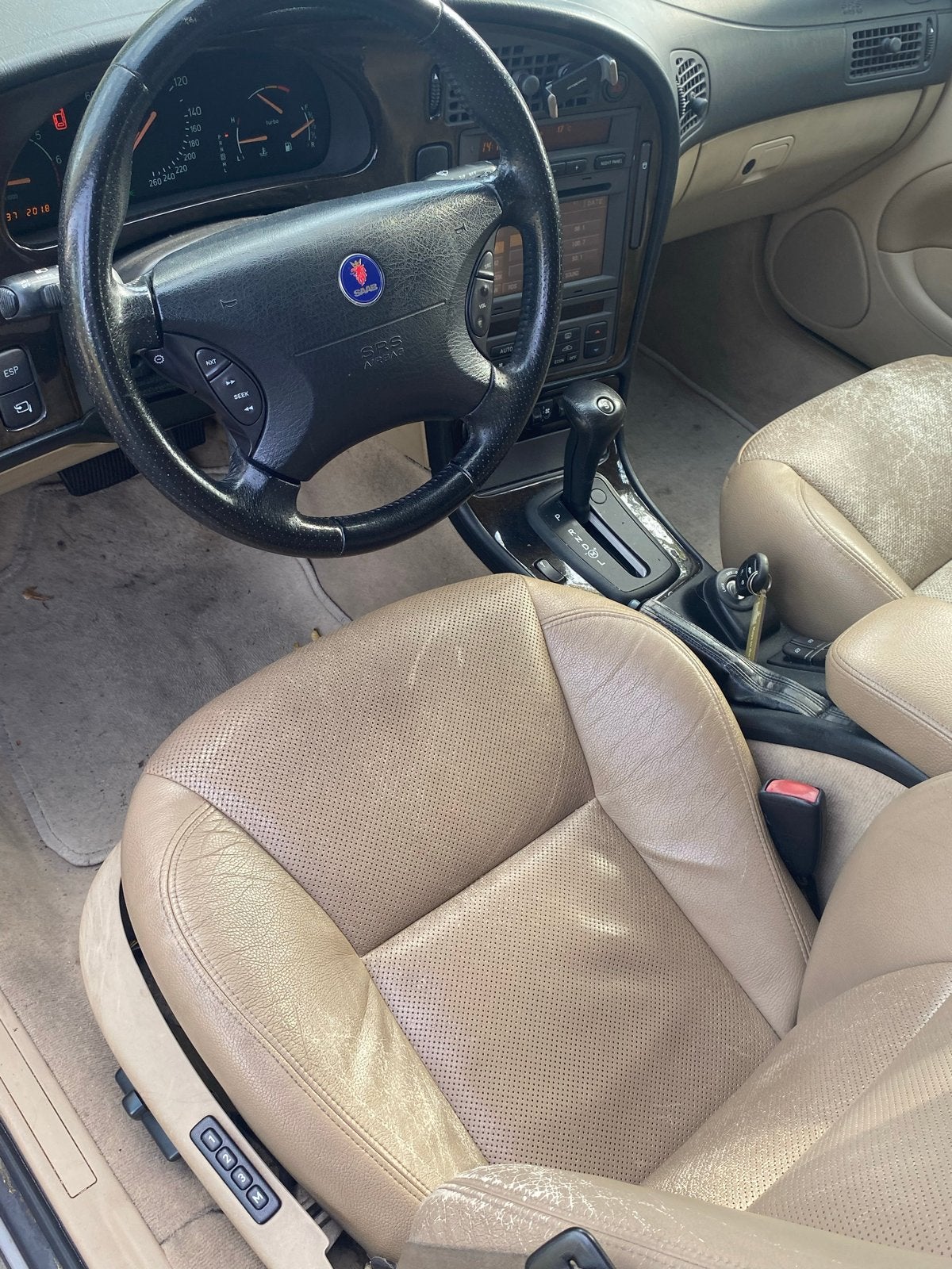 Saab 9-5 Aero Estate. 2005, 1800 kg, Beige, 4 cilinders, 2290 cc