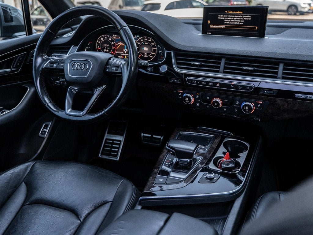 Audi Q7 3.0 TFSI QUATTRO | 7PERS | PANORAMADAK | 360 CAMERA, Auto's, Audi, 2005 kg, Gebruikt, 2995 cc, 120 €/maand