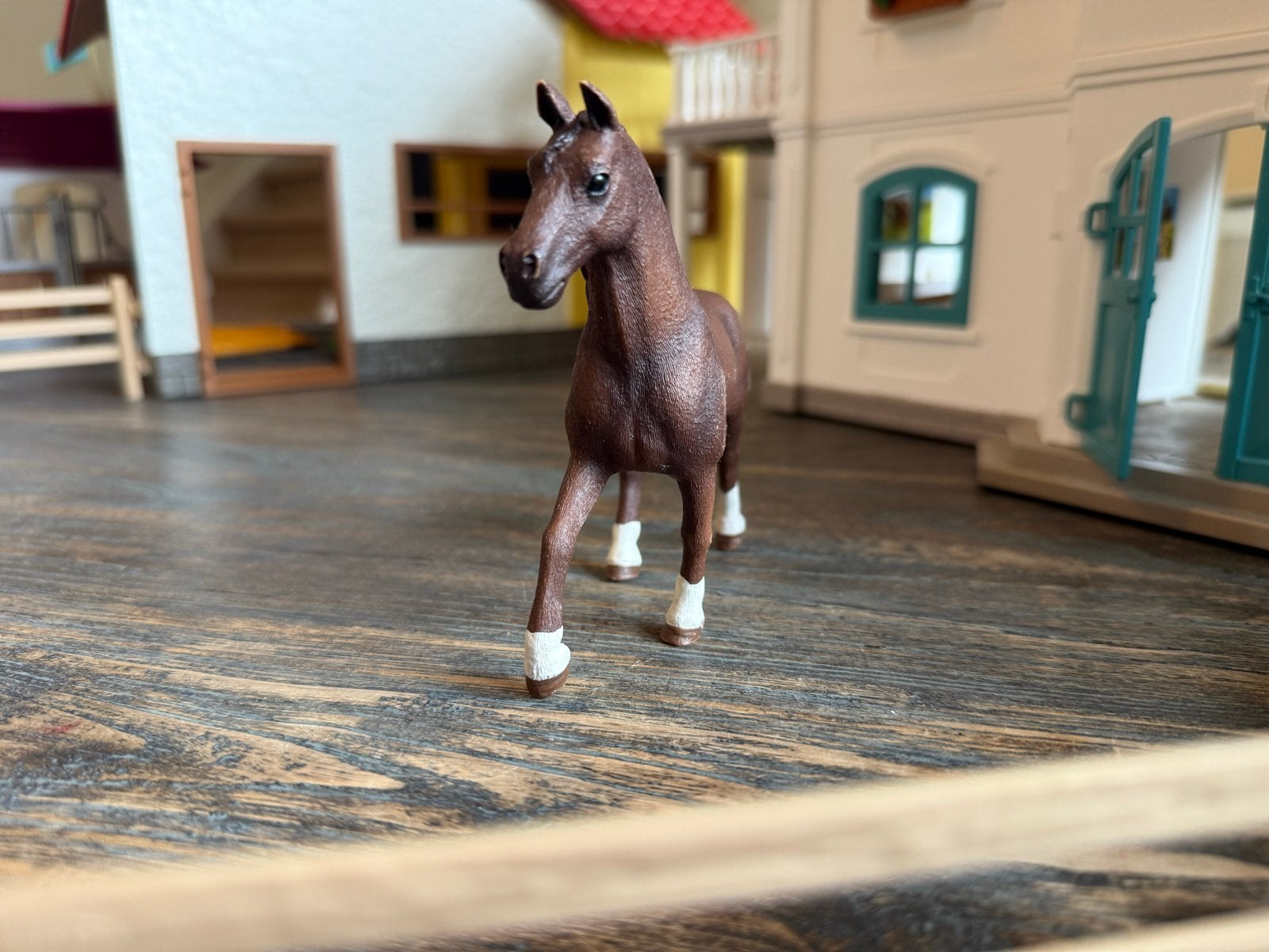 Schleich paardje - Bruin veulen met witte sokken, Ophalen of Verzenden, Zo goed als nieuw, Jongen of Meisje