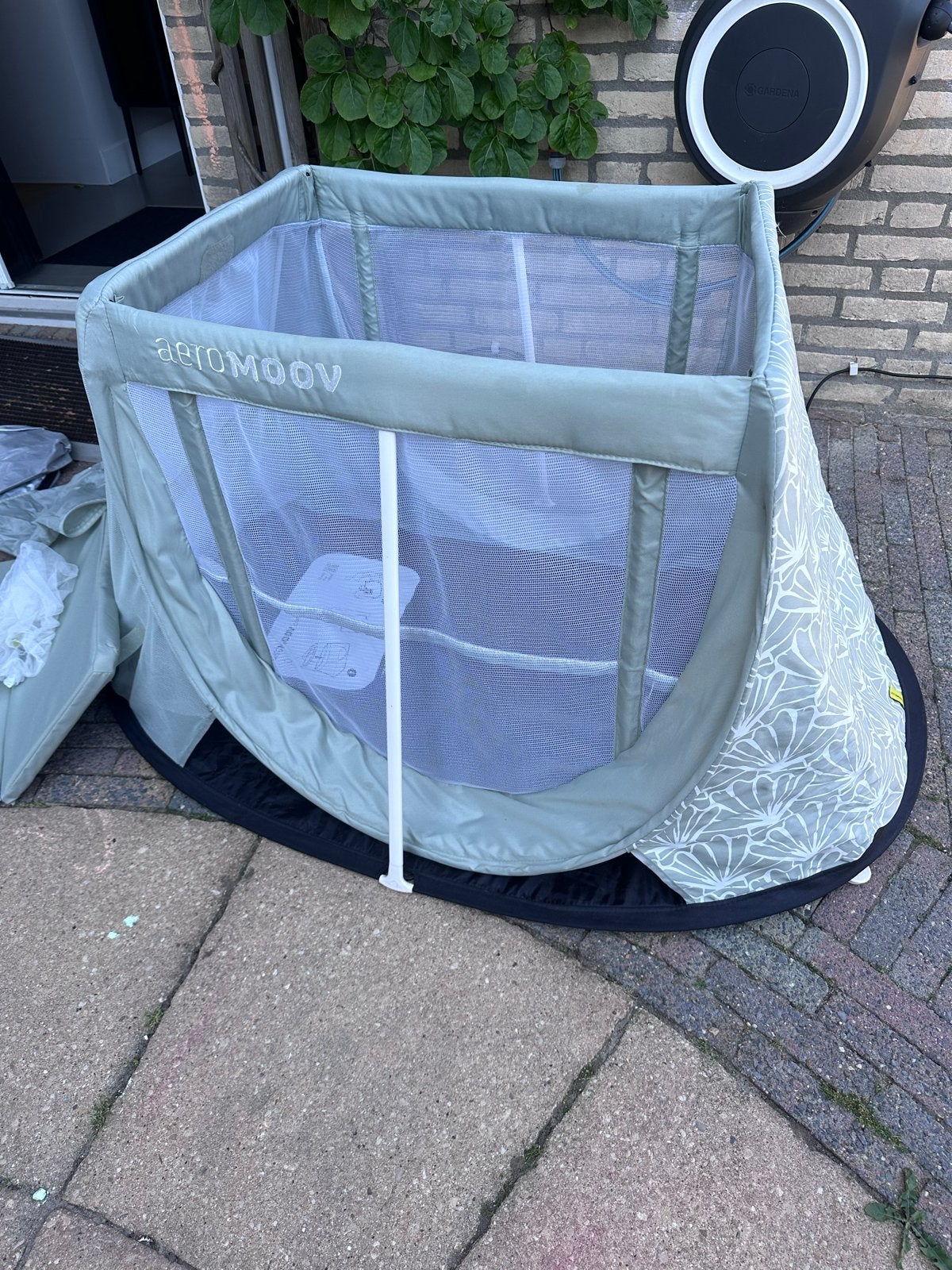 Aeromoov campingbedje groen incl accessoires, Ophalen of Verzenden, Reisbedje