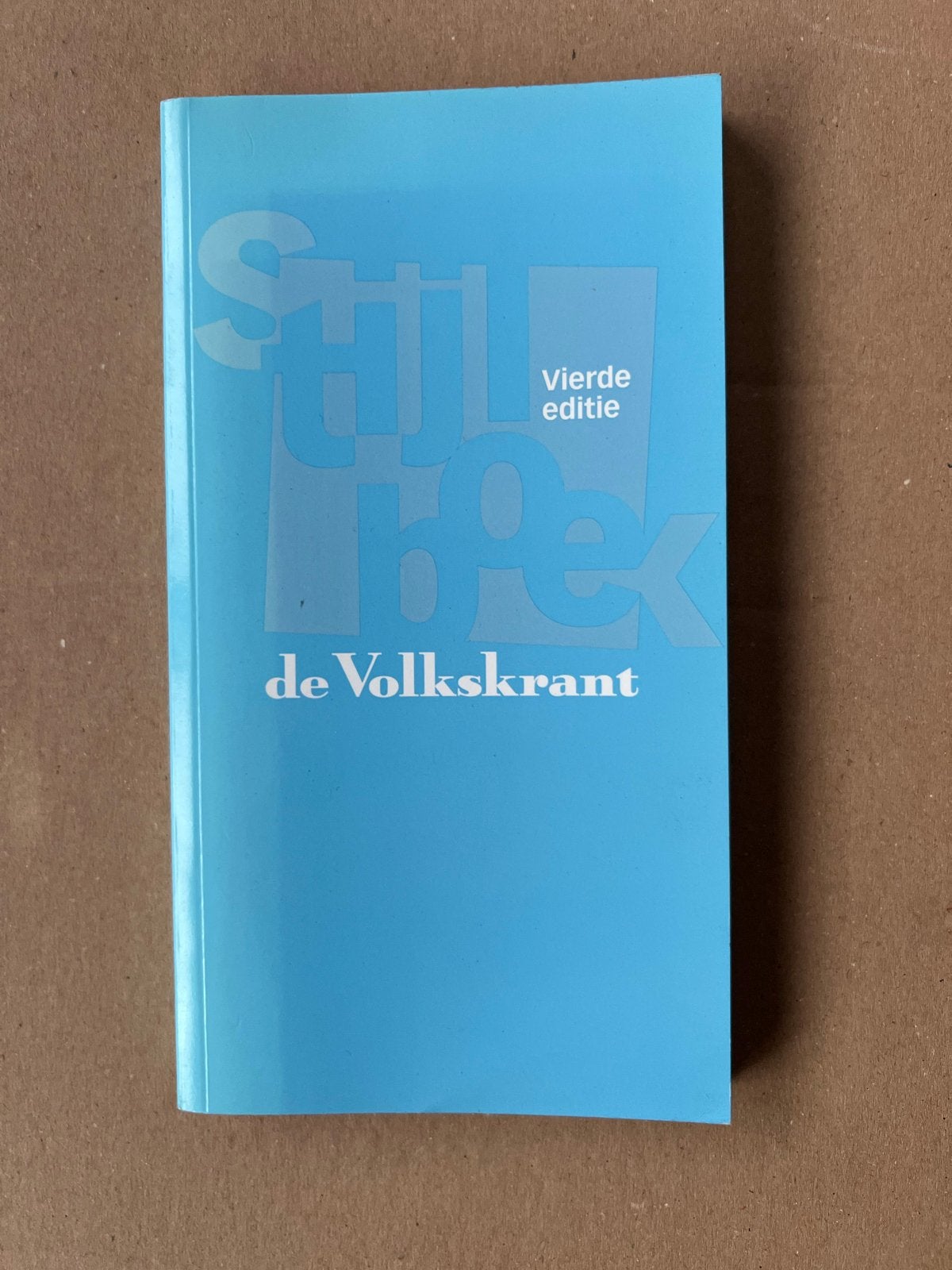 Stijlboek de Volkskrant - Vierde editie, Ophalen of Verzenden, Zo goed als nieuw, Nederland