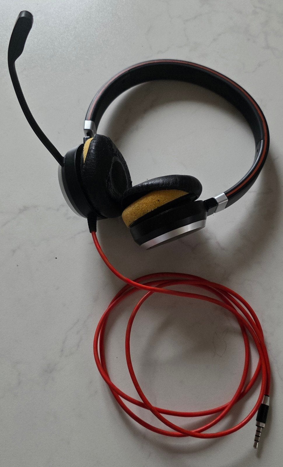 Jabra Evolve 40 UC Stereo Headset met USB-controller, Gebruikt, Draagtas/etui, On-ear, Ophalen of Verzenden