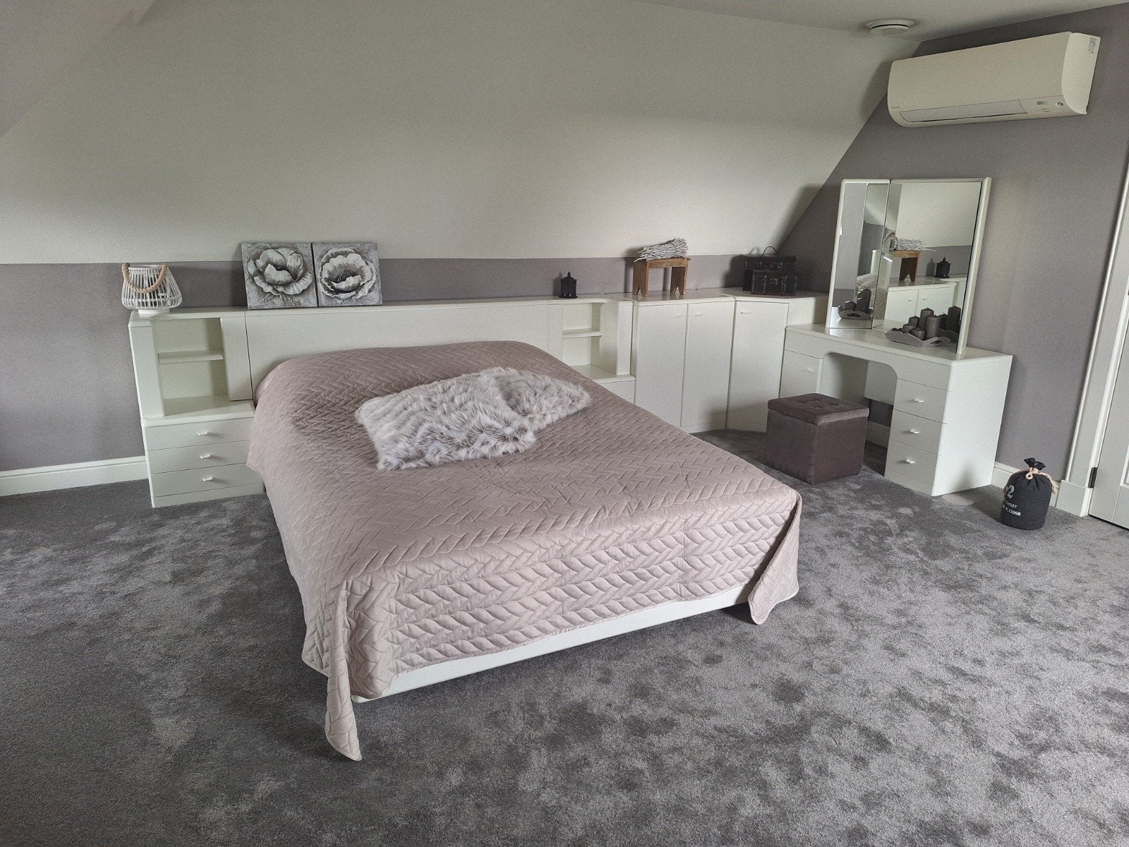 Tweepersoonsbed compl. met ombouw, opbergruimte en kaptafel, Ophalen, Wit, Tweepersoons, 140 cm