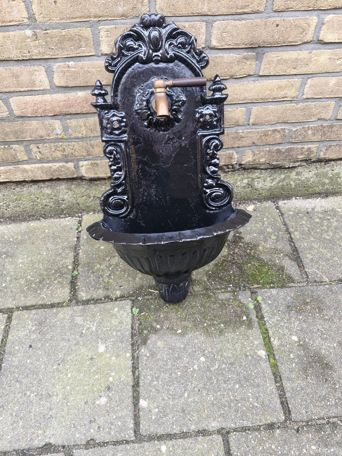 Antieke gietijzeren wandfontein met kraan, Ophalen of Verzenden, Gebruikt, Metaal, Overige typen