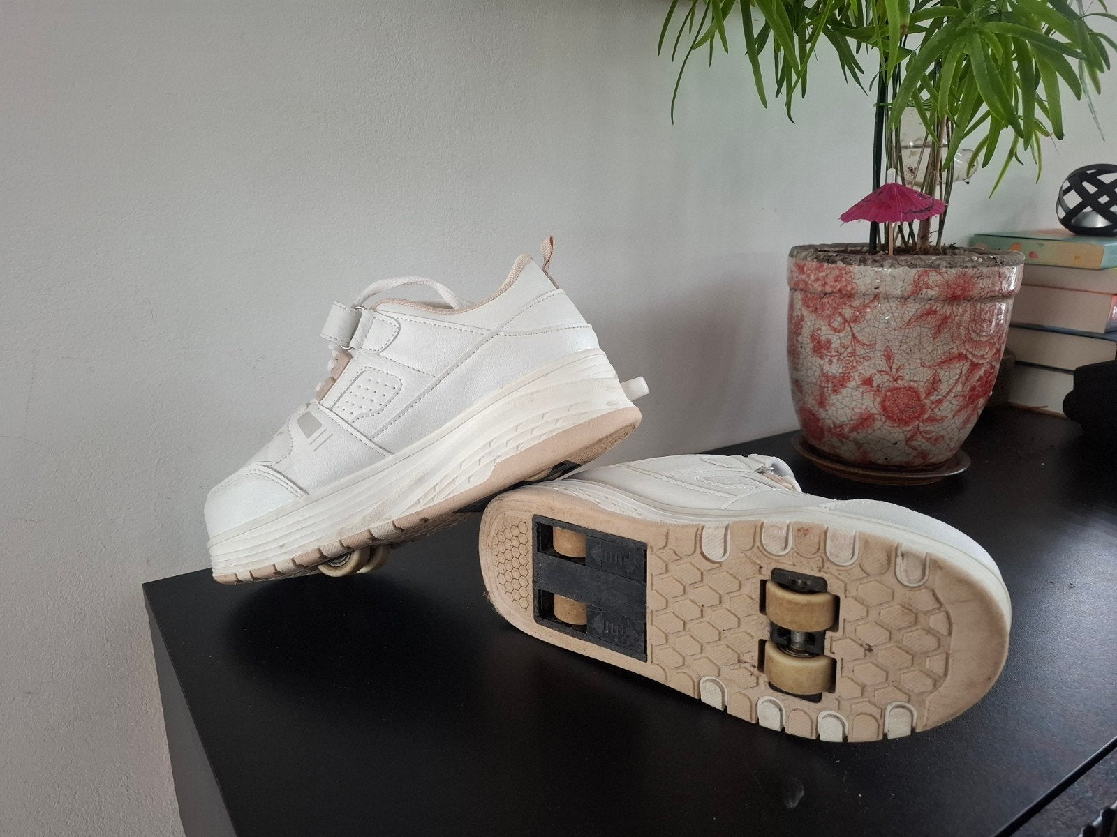schoenen met uitneembare wieltjes maat 37, Ophalen of Verzenden