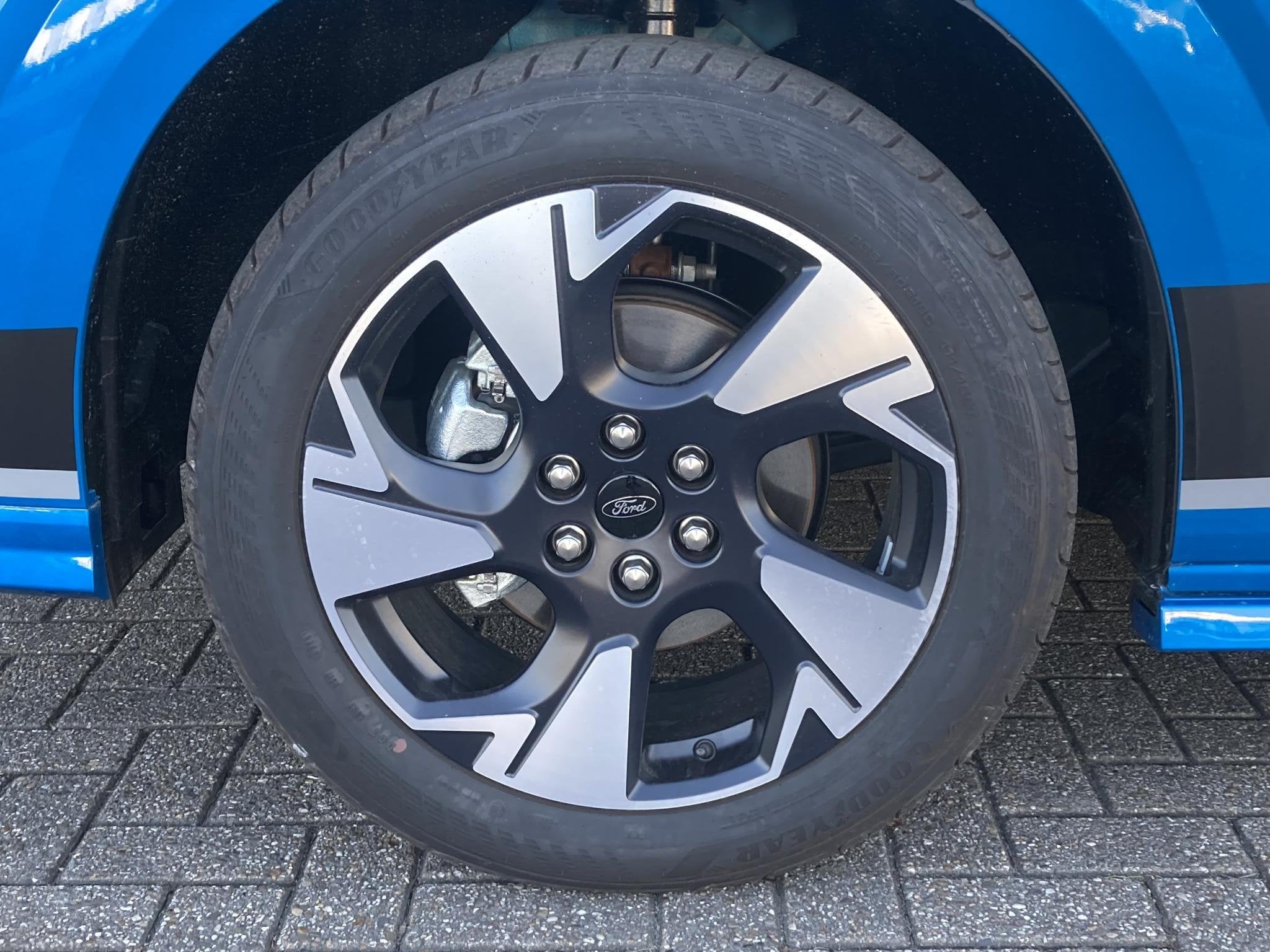 Ford E-Custom Tourneo 65kW 218pk Sport 8- 340 L1H1 Sport ELE, Auto's, Automaat, Gebruikt, Overige carrosserieën, 2000 kg