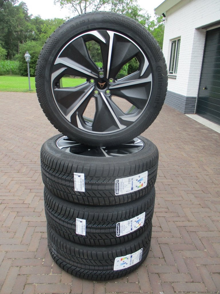 NIEUW Originele Cupra Tavascan 20 inch winterbanden FR, 255 mm, Banden en Velgen, Nieuw, Personenwagen