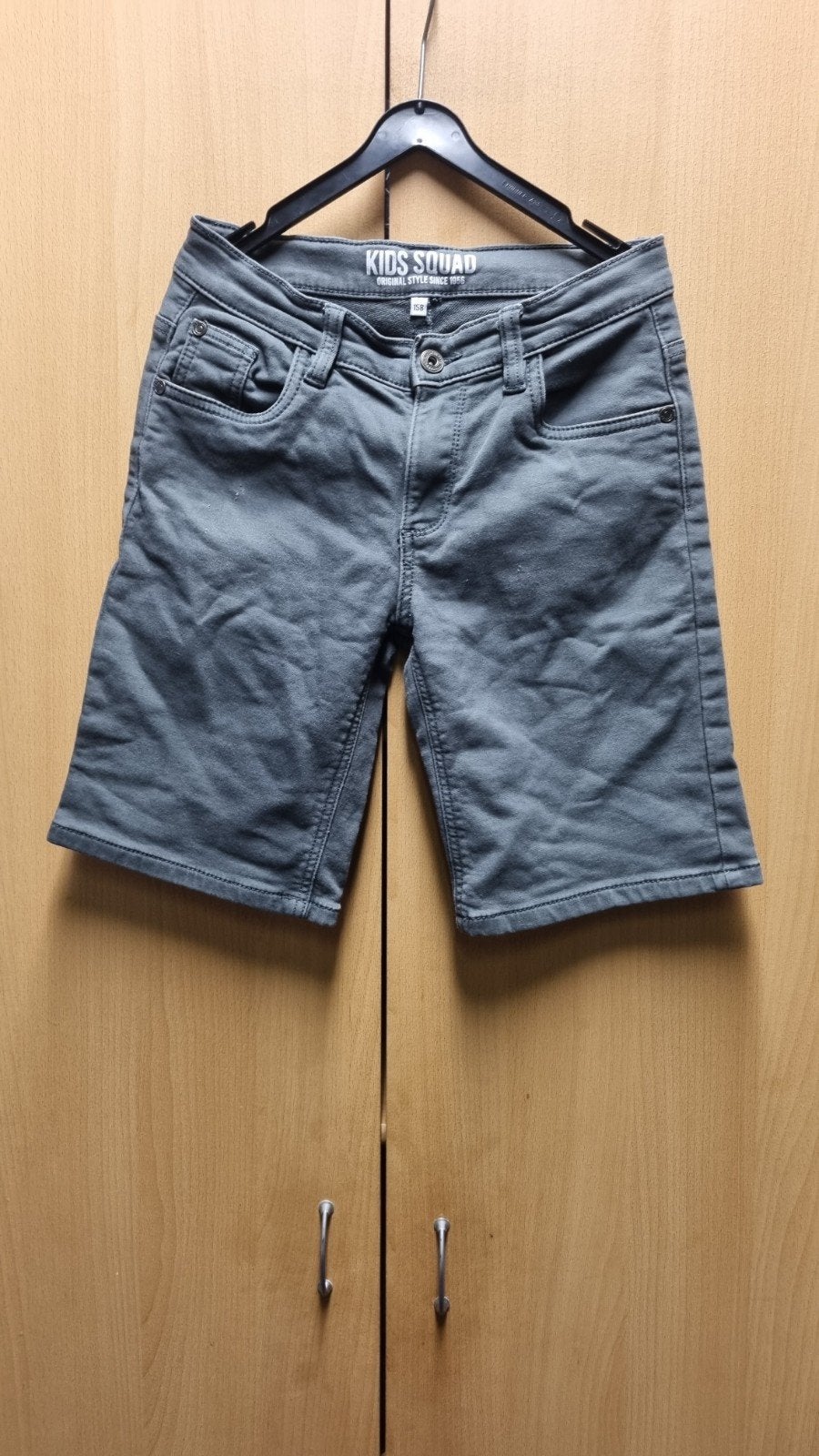 Leuke grijsgroene korte broek maat 158, Broek, Gebruikt, Ophalen of Verzenden, Jongen