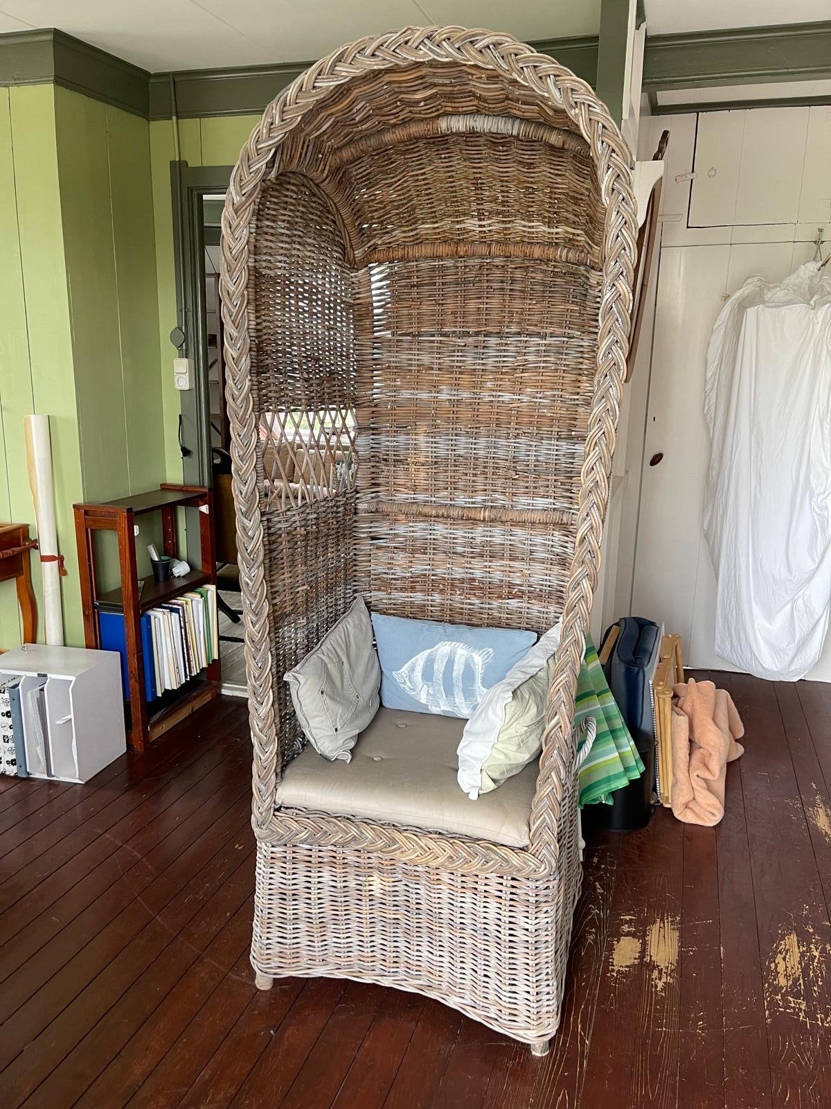 Rotan Kuipstoel met Kap - Zo Goed als Nieuw, Huis en Inrichting, Ophalen, Bruin, Riet of Rotan, Zo goed als nieuw