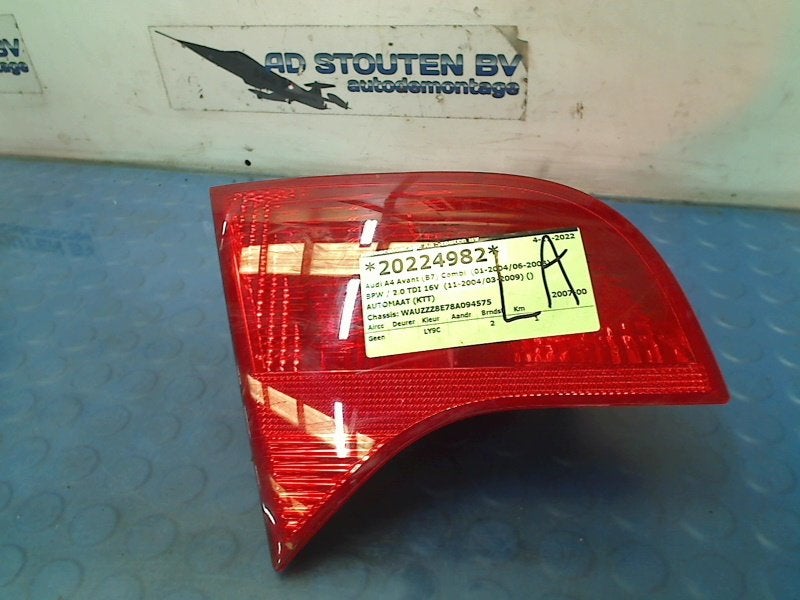 Achterlicht Links BINNEN Audi A4 Avant (B7) 2007 8E9945093A, Auto-onderdelen, Gebruikt, Auto-Union-Straße  1, Ingolstadt 85057, , Duitsland