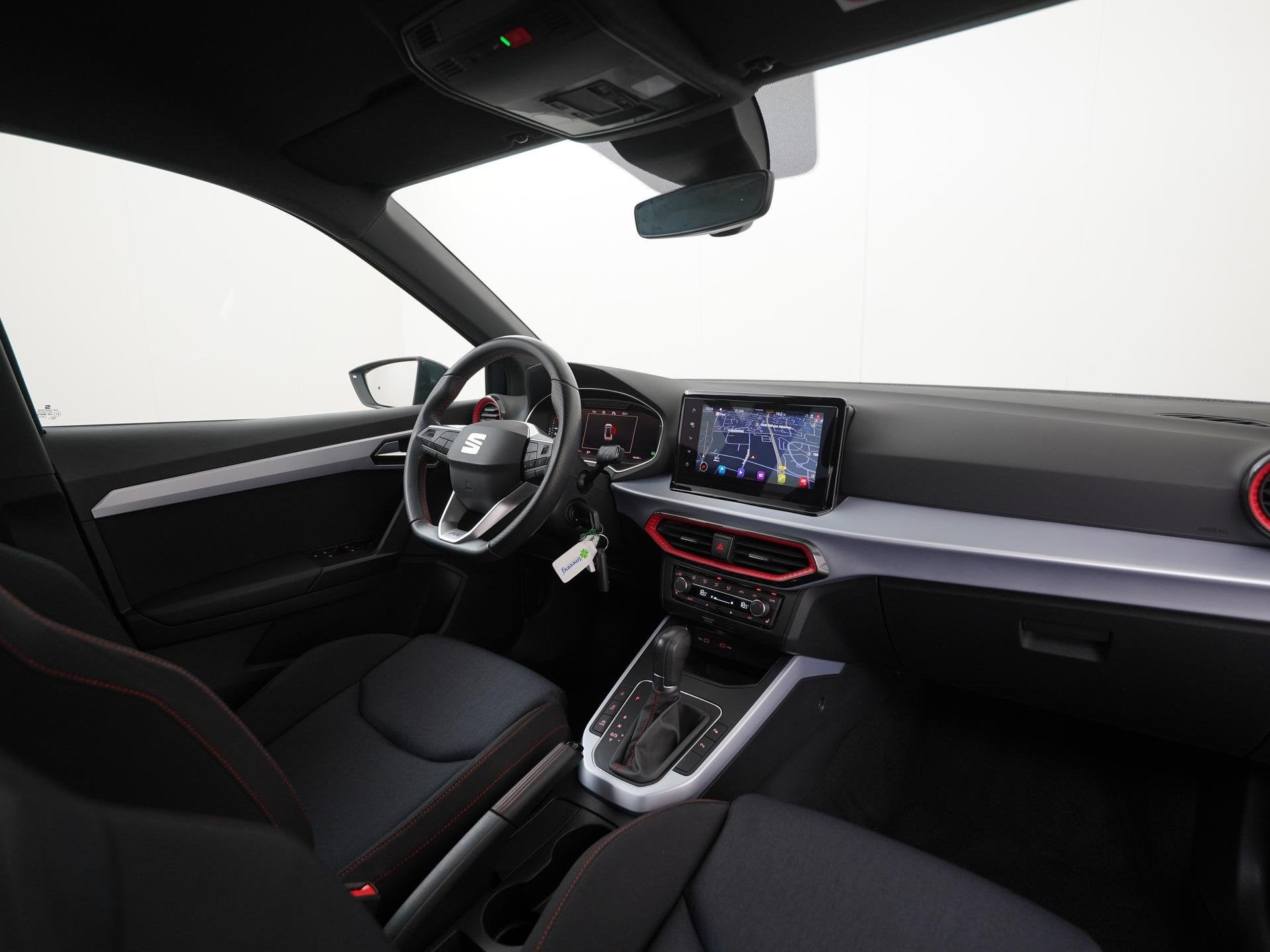 SEAT Arona 1.5 TSI FR DSG | Digital Cockpit | Camera | Stoel, Stof, 4 cilinders, 630 kg, SUV of Terreinwagen