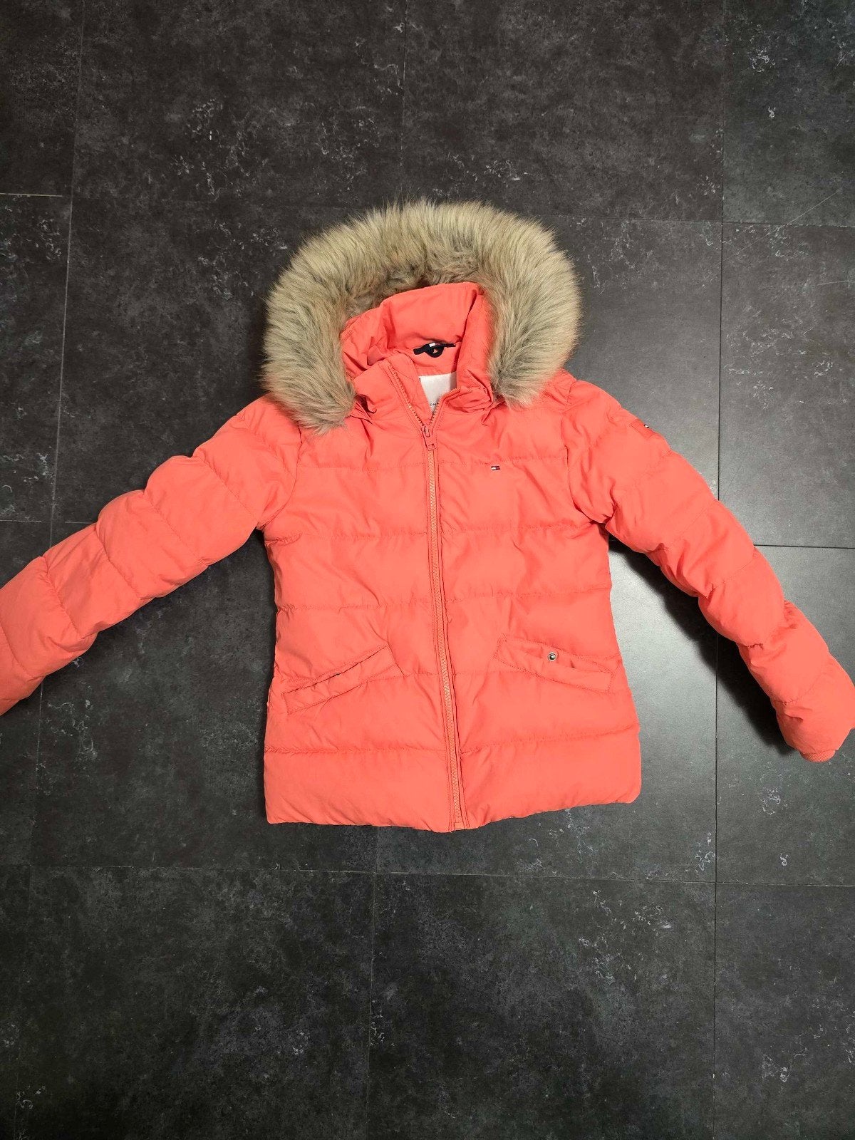 Tommy Hilfiger winterjas met bontkraag - Maat 140, Maat 38/40 (M), Oranje, Ophalen of Verzenden, Zo goed als nieuw