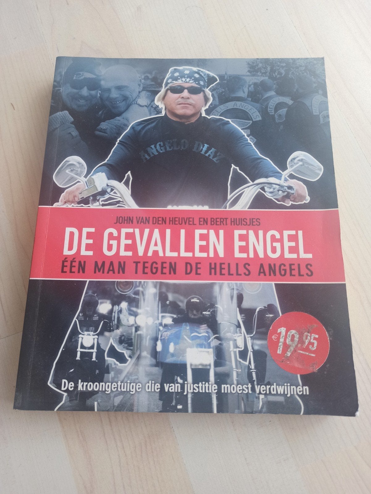 De gevallen engel, Ophalen, Zo goed als nieuw