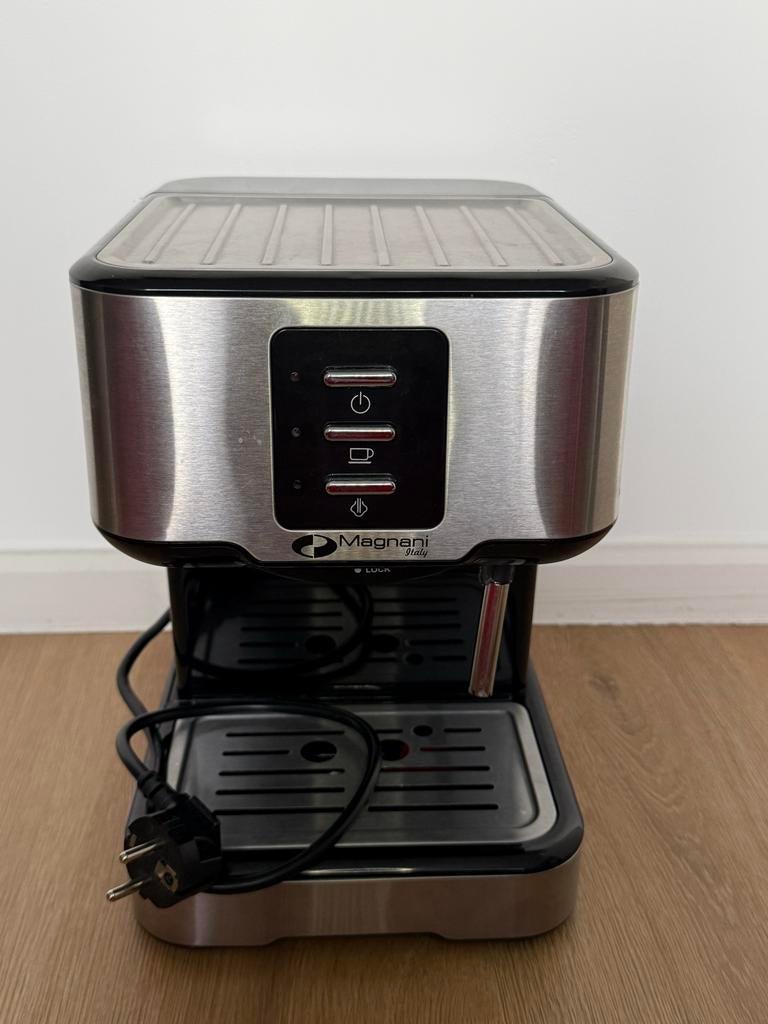 Magnani Italy Koffiemachine MI-HA-CFM01, Afneembaar waterreservoir, Espresso apparaat, Nieuw, Gemalen koffie