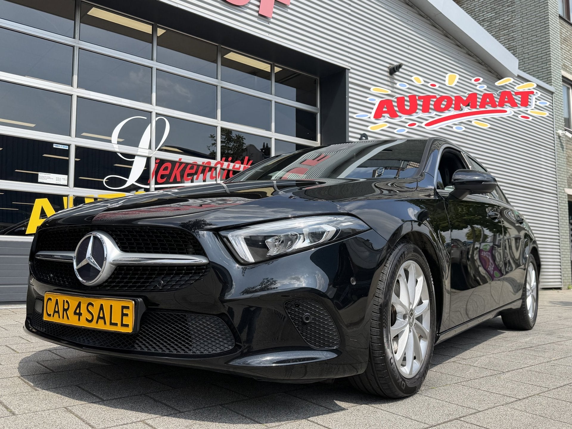 Mercedes-Benz A-klasse 180 Black Edition I Navigatie I Virtu, 136 pk, Gebruikt, 4 cilinders, Leder en Stof