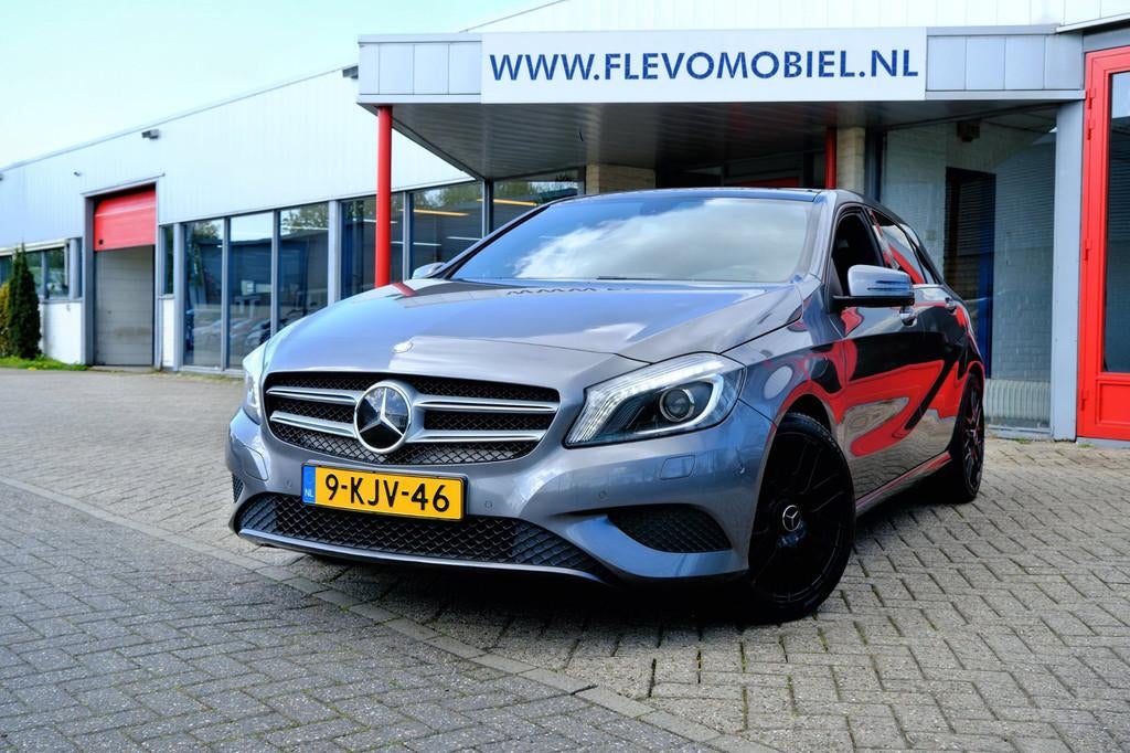 Mercedes-Benz A-klasse 180 Ambition Xenon|Pano|Half Leder|Na, Voorwielaandrijving, Gebruikt, Euro 6, 4 cilinders