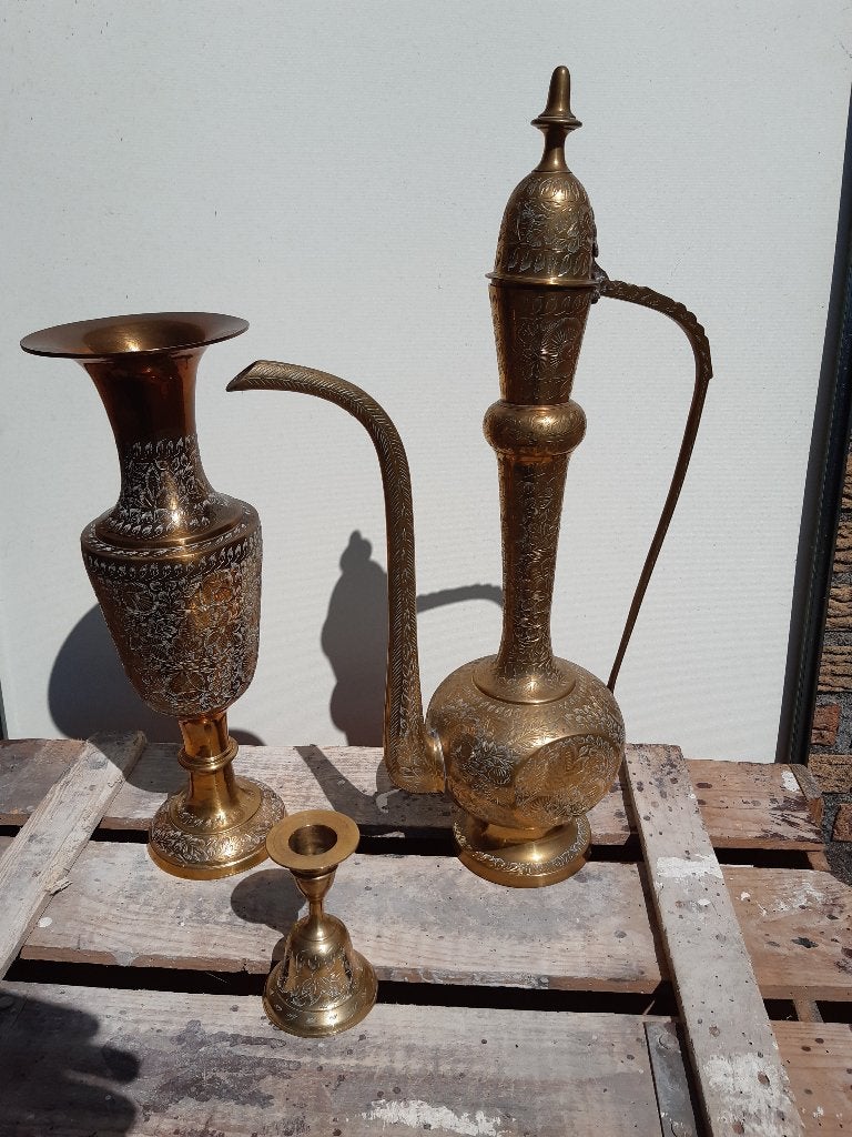 Setje van geel koper met theekan, vaas en kaarsenstandaard, Ophalen, Koper