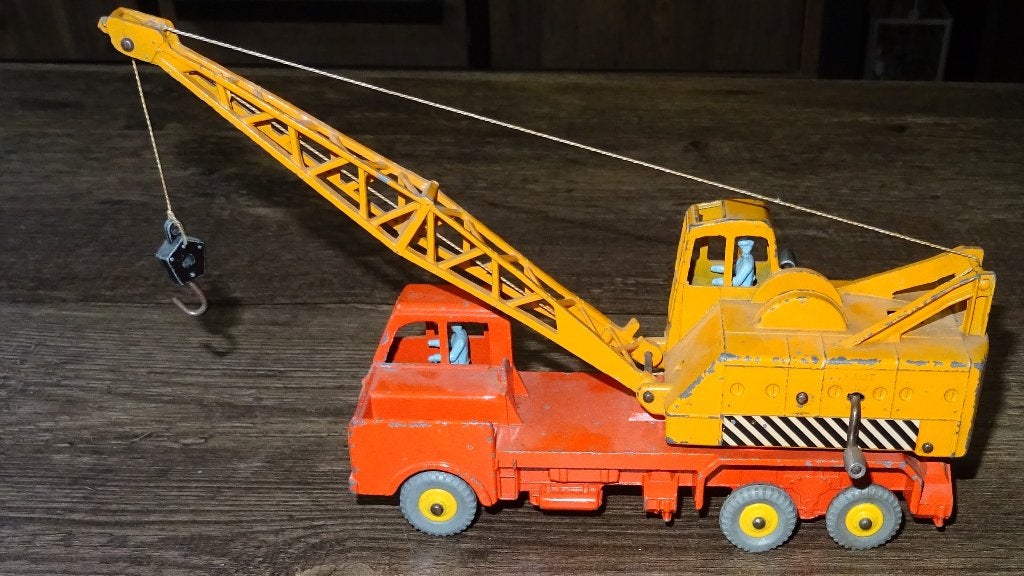 Dinky Toys 20 Ton Lorry – Mounted Crane Coles No. 972., Ophalen of Verzenden, Gebruikt, Auto, Dinky Toys