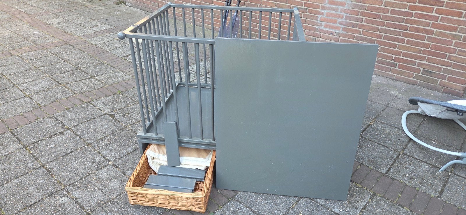 Grijze houten box met lade, verstelbaar, Ophalen, Gebruikt, Vierkant, In hoogte verstelbaar