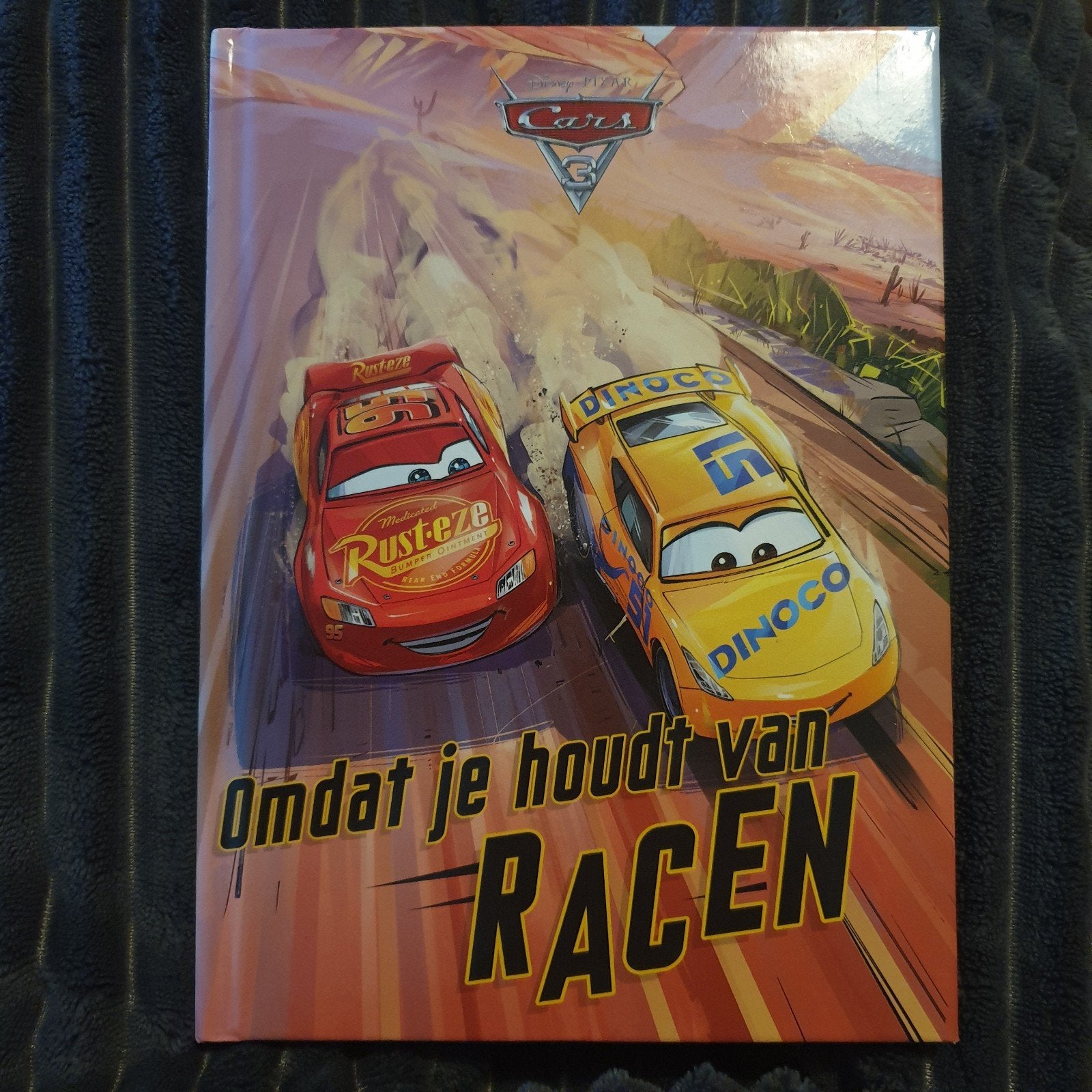 Cars: Omdat je houdt van racen - Disney boek, Ophalen of Verzenden, Zo goed als nieuw, Disney Enterprises, Inc., Fictie algemeen