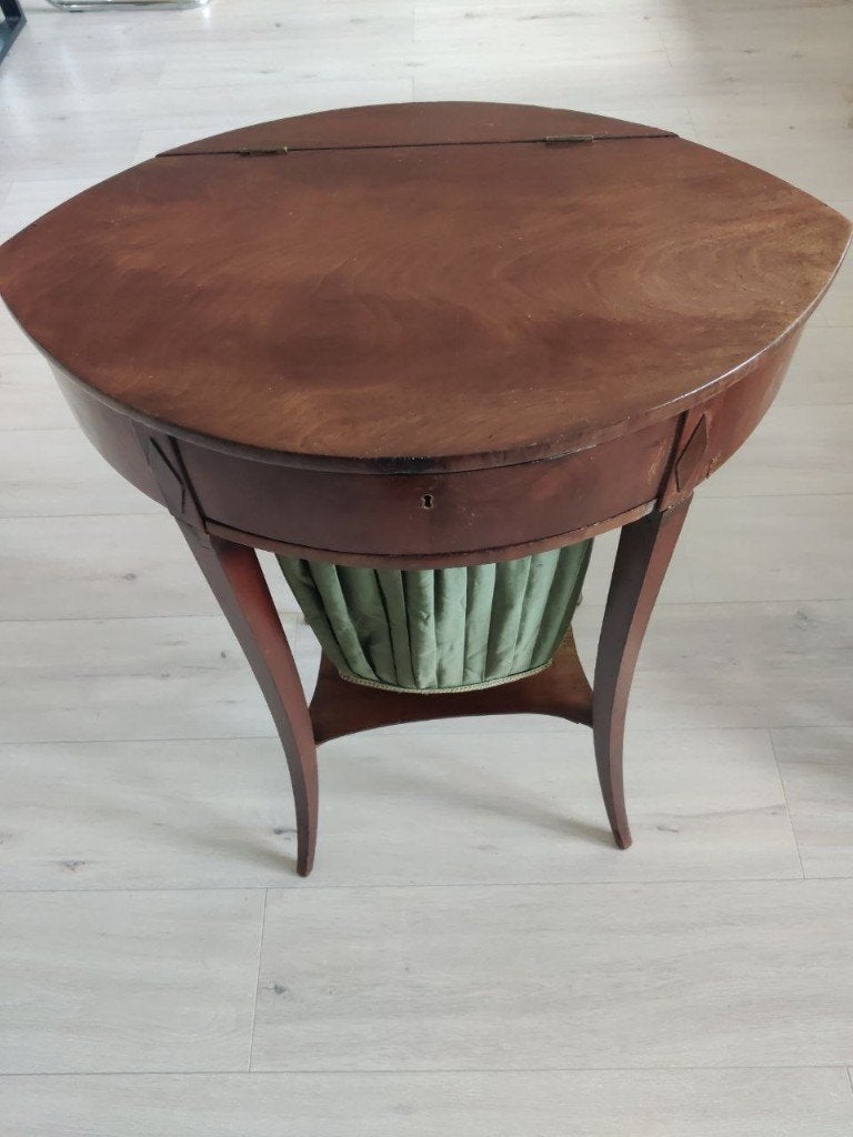 Antieke salontafel/naaitafel omstreeks 1800/1900, Antiek en Kunst, Antiek | Meubels | Tafels, Ophalen