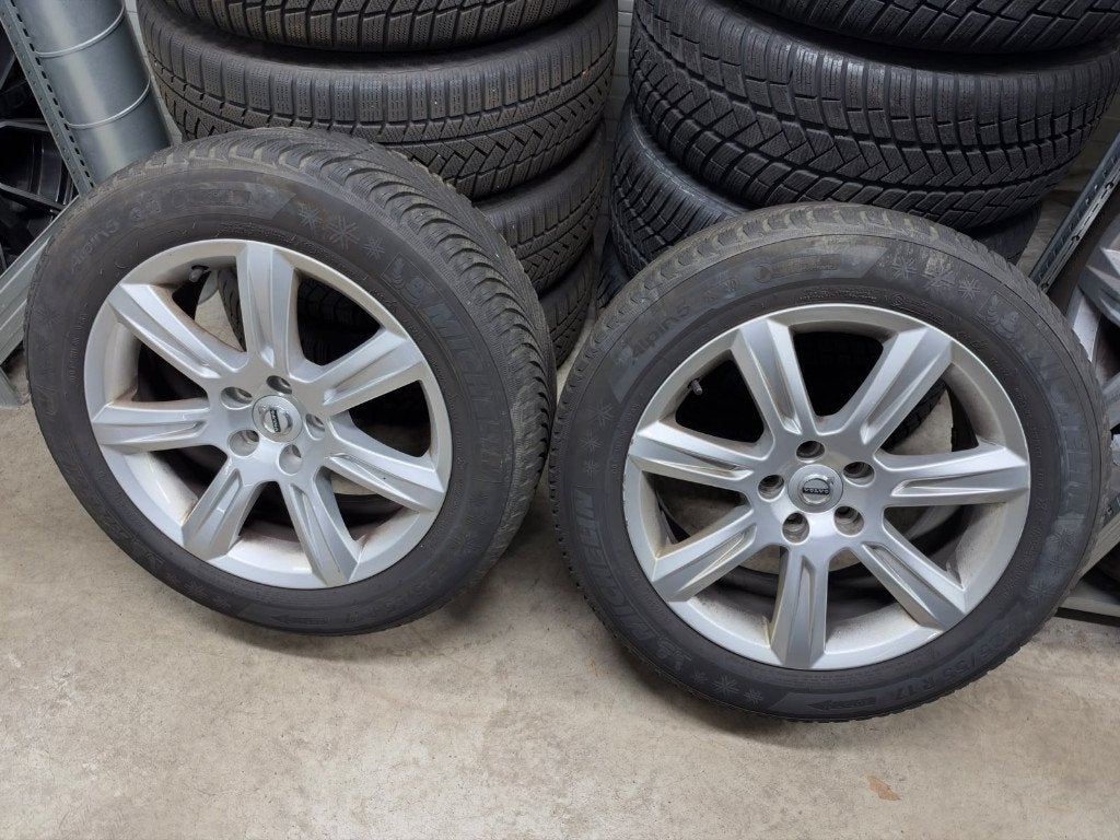 Winterbanden op originele volvo LM velgen voor Volvo V90, Auto-onderdelen, Ophalen, Gebruikt, Banden en Velgen, 17 inch