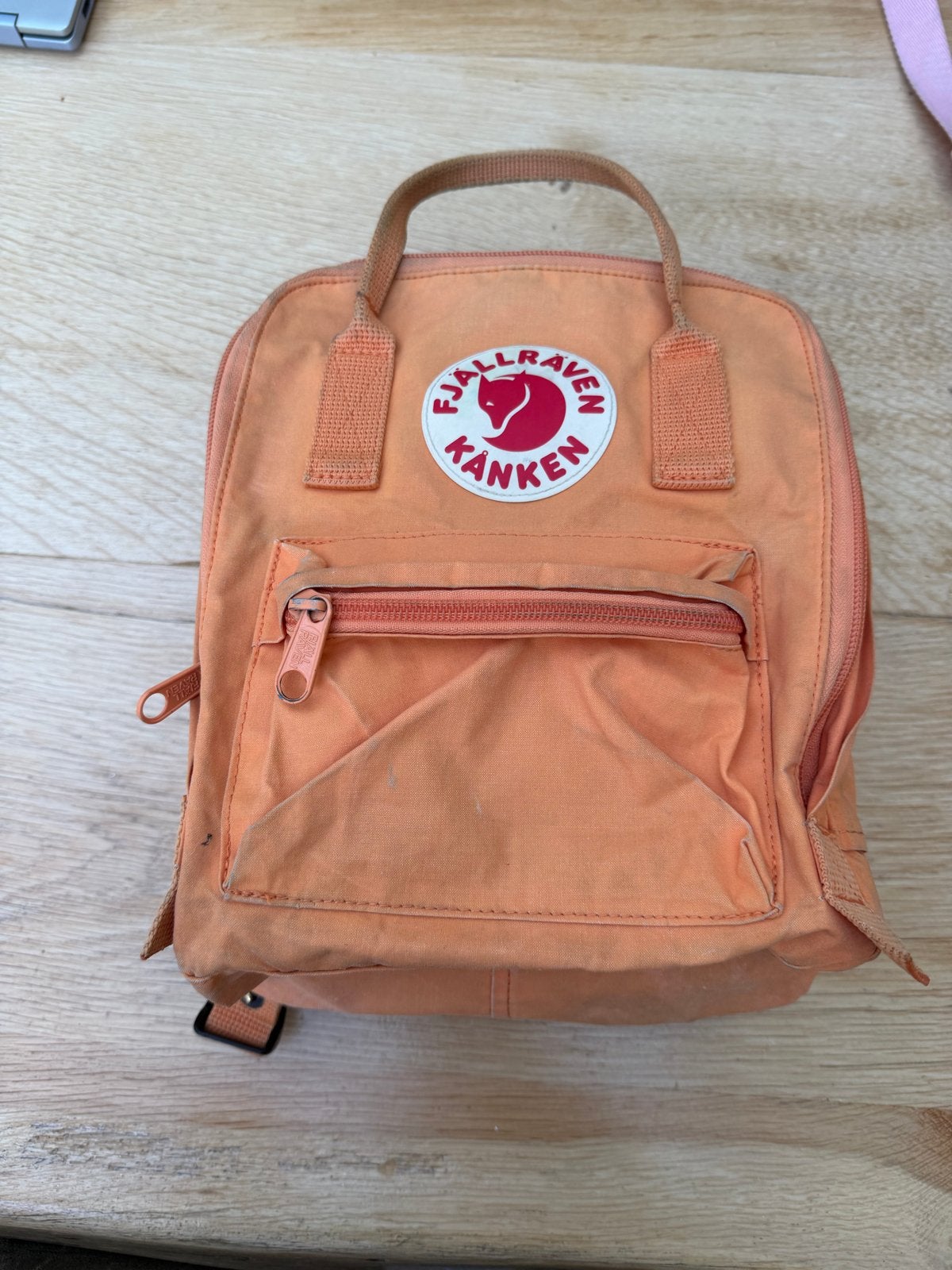 Fjällräven Kånken Mini Rugzak Oranje, Sieraden, Tassen en Uiterlijk, Tassen | Rugtassen, Overige merken, Gebruikt, Minder dan 30 cm